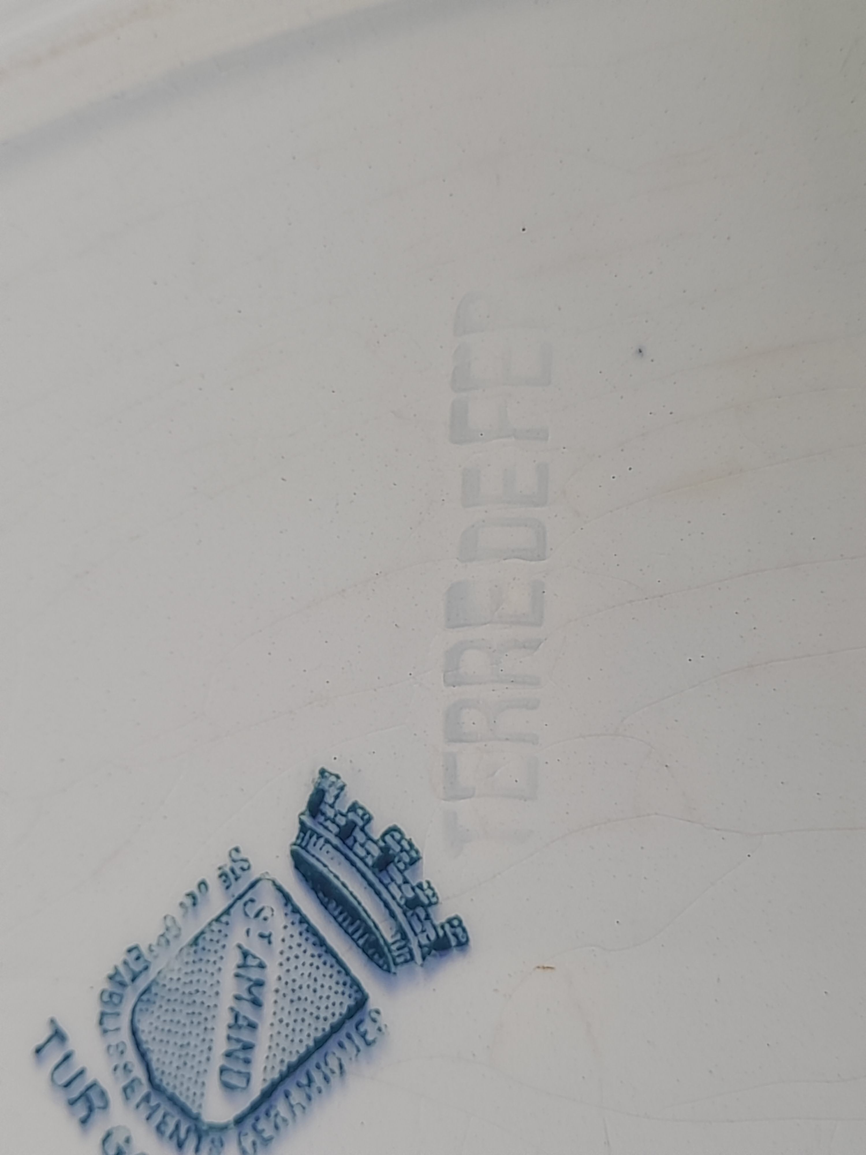 Oval dish in Earthenware of Saint Amand model turgot Iron Earth diam 35.5 cm