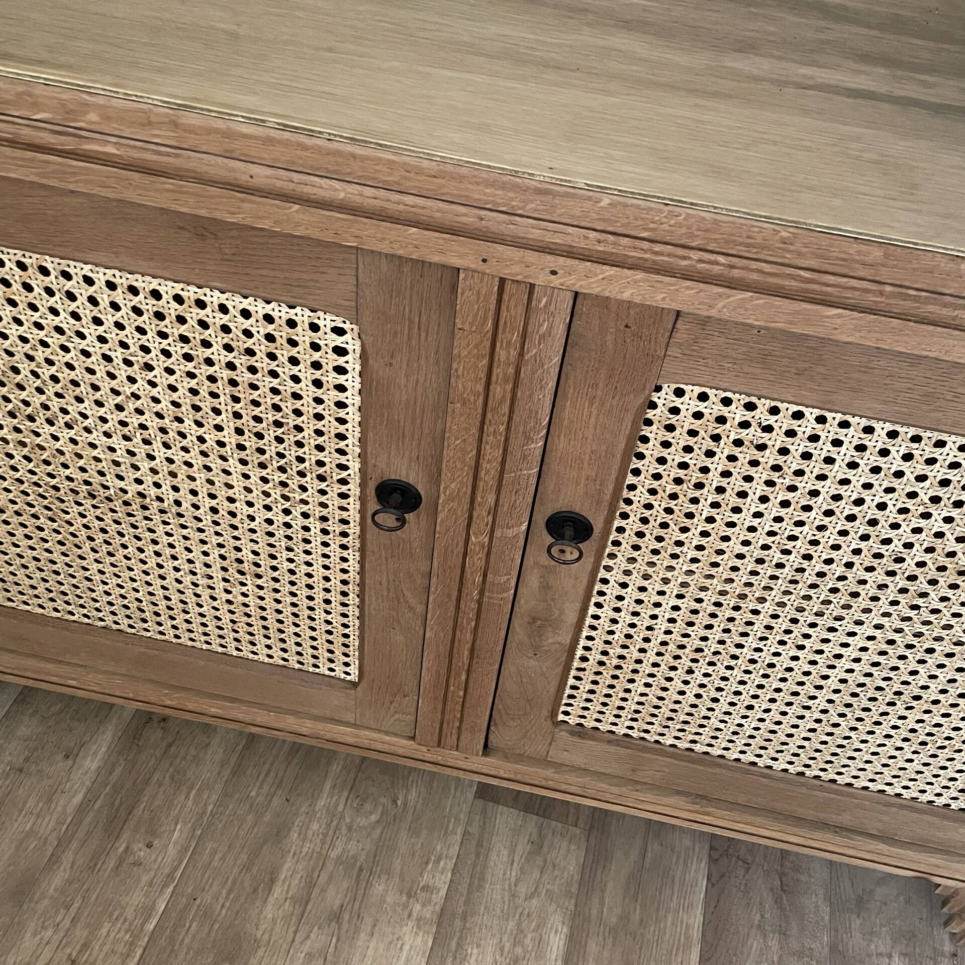 Buffet caning