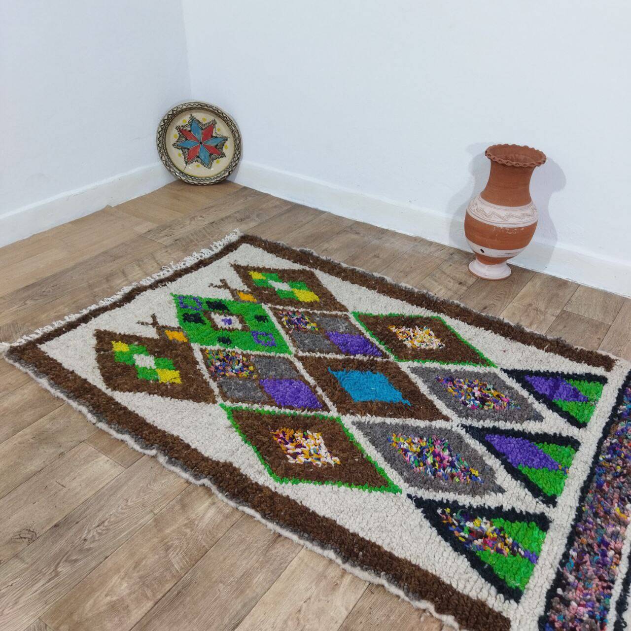 Handcrafted moroccan berber rug 178 x 114 cm