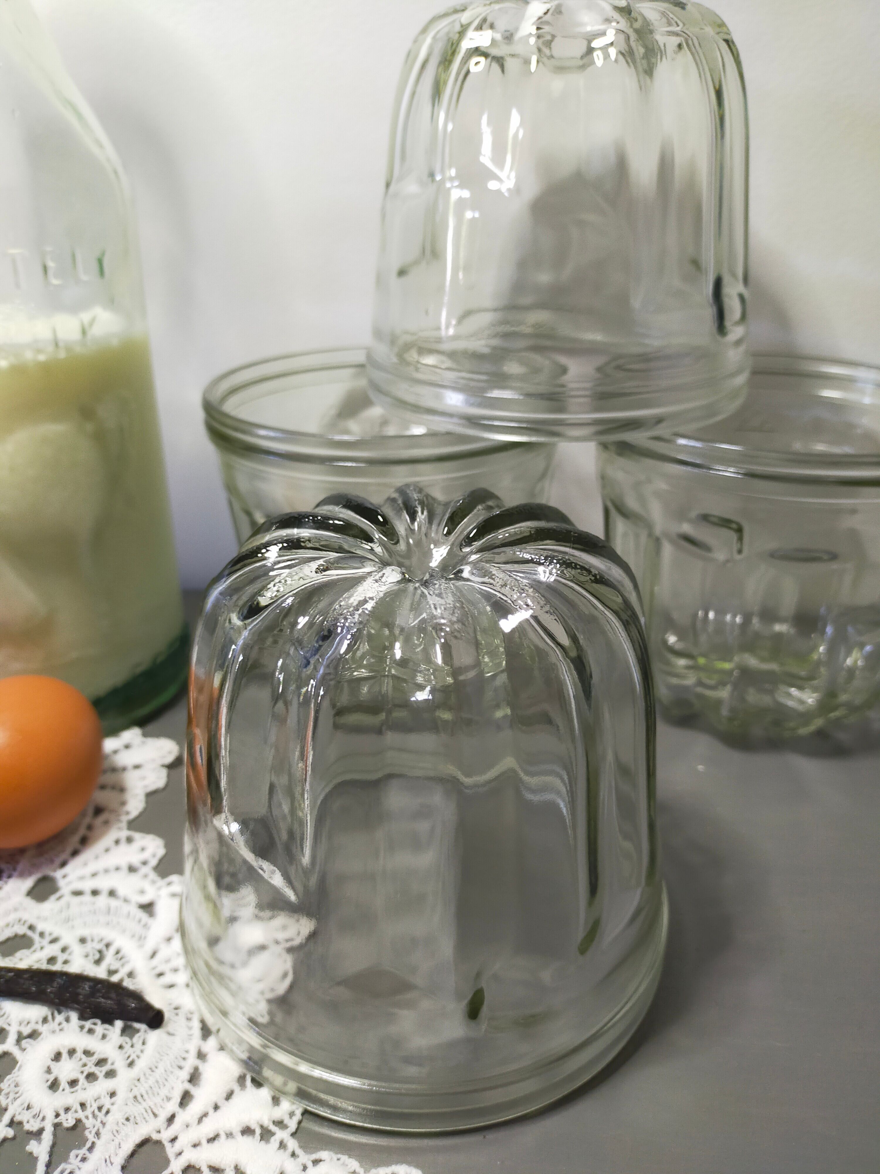 Set of 4 glass cannelé molds