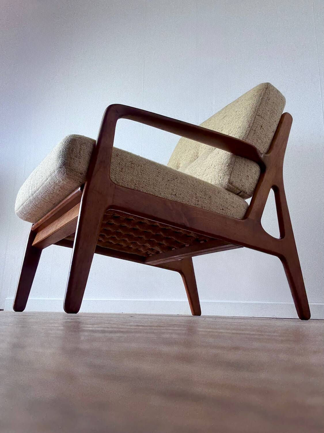 Vintage 80s Scandinavian armchair – wood and beige tweed
