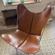 Fauteuil AA Butterfly en cuir perforé marron – design iconique Airborn