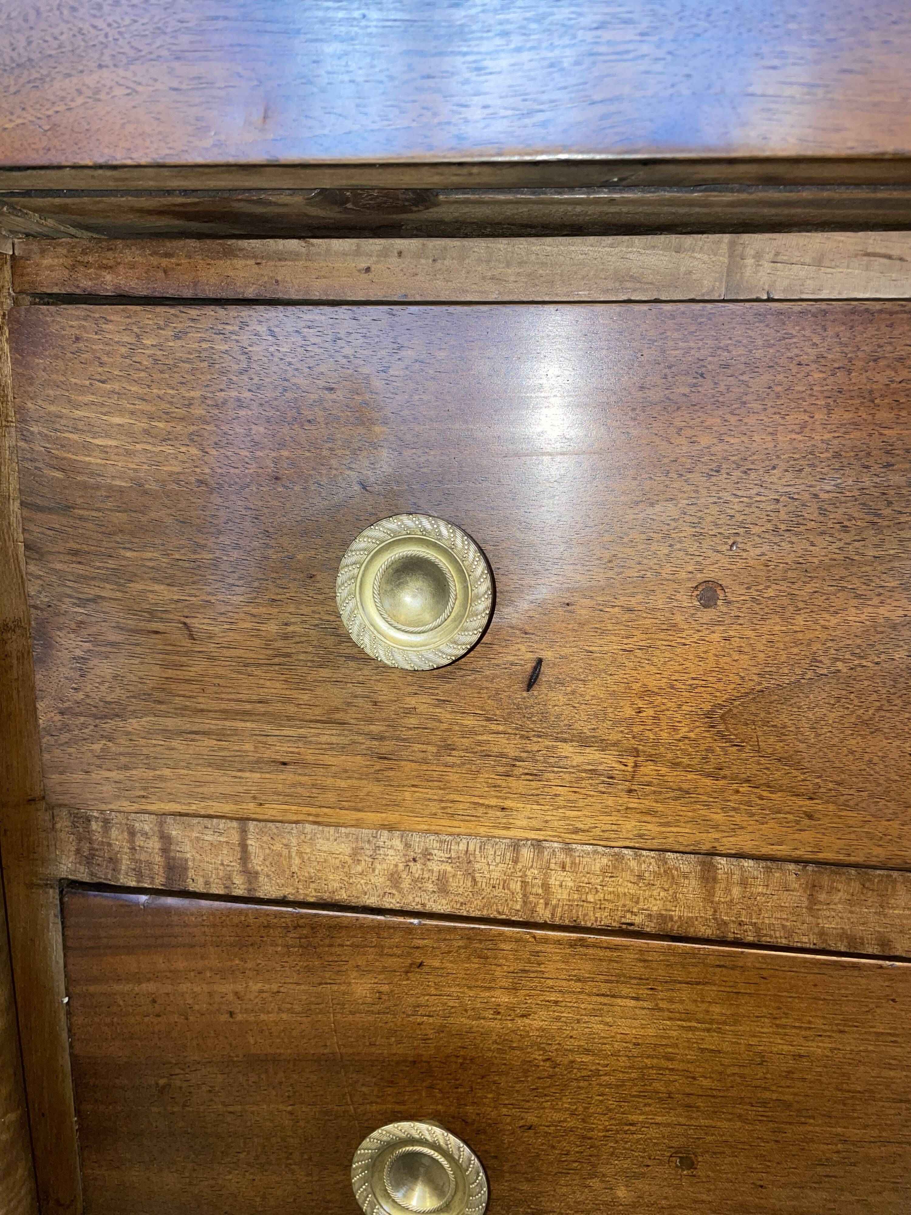 Commode d'époque Empire à colonnes détachées