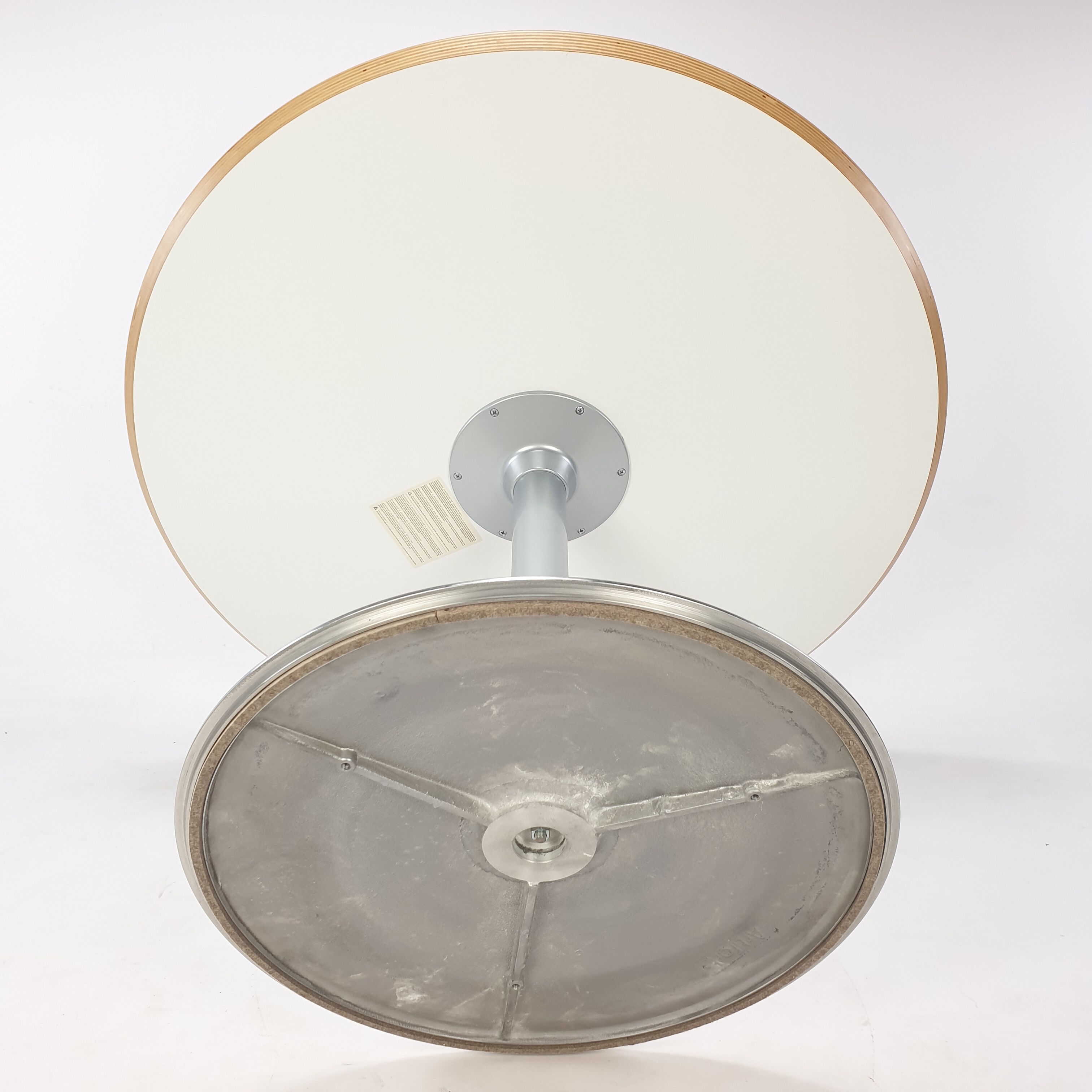 Round dining table by Pierre Paulin for Artifort, 1980