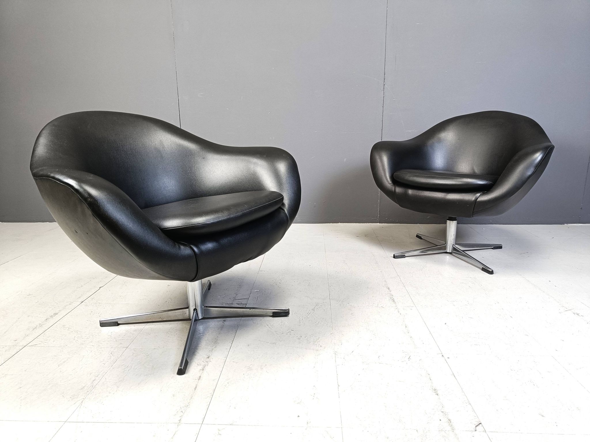 Fauteuils club du milieu du siècle, années 1960
