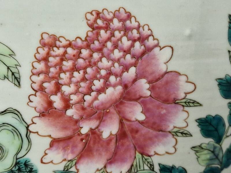 China - Circular fishbowl in Famille Rose enamel