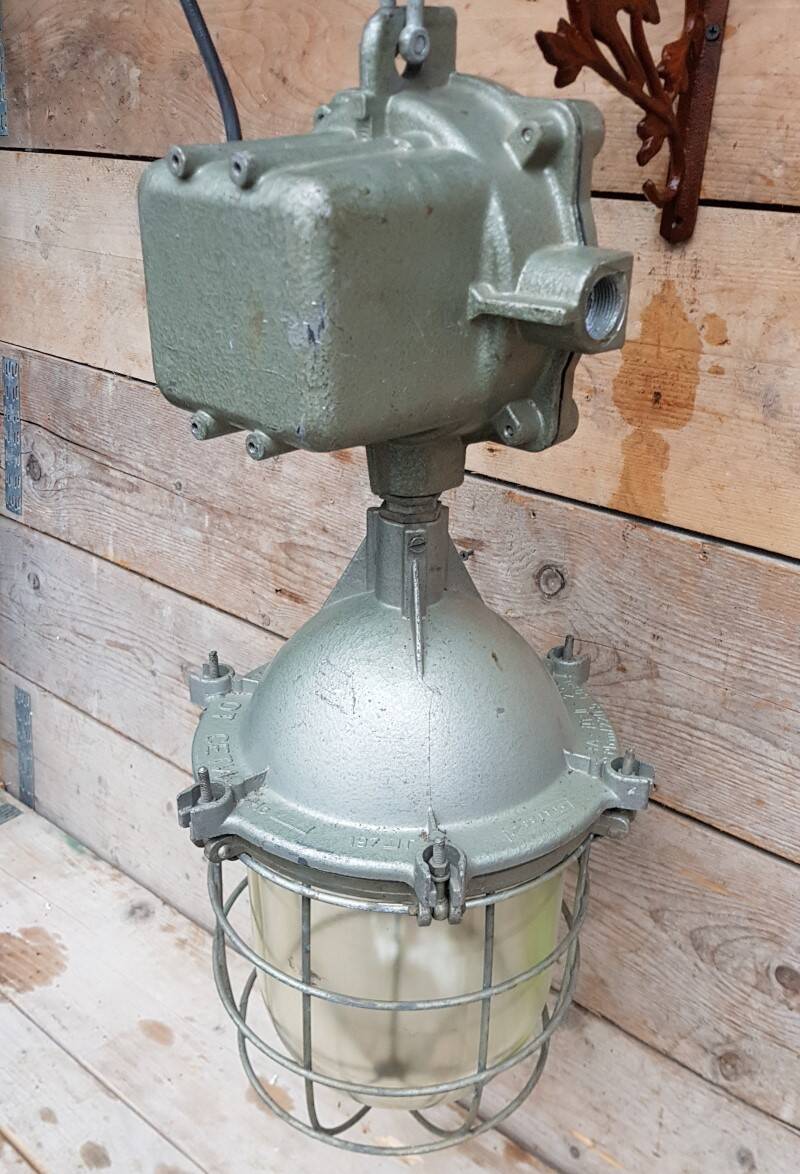 Industrial cage pendant lamp  hanging lamp