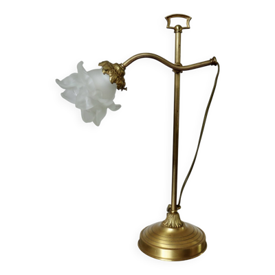 Grande lampe art nouveau en laiton, tulipe en verre dépoli en forme de rose