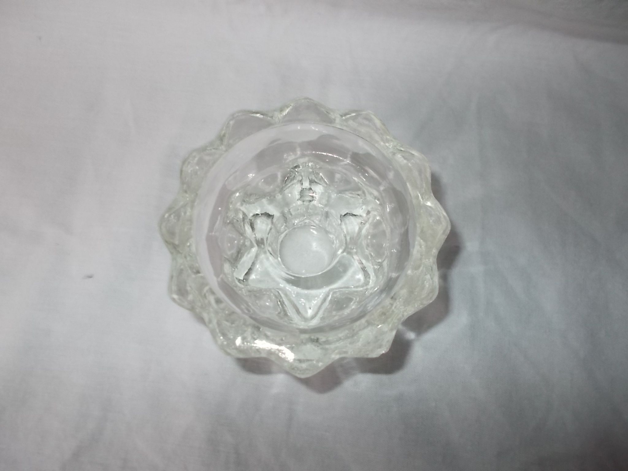 Bougeoir forme en “étoile” en verre cristal