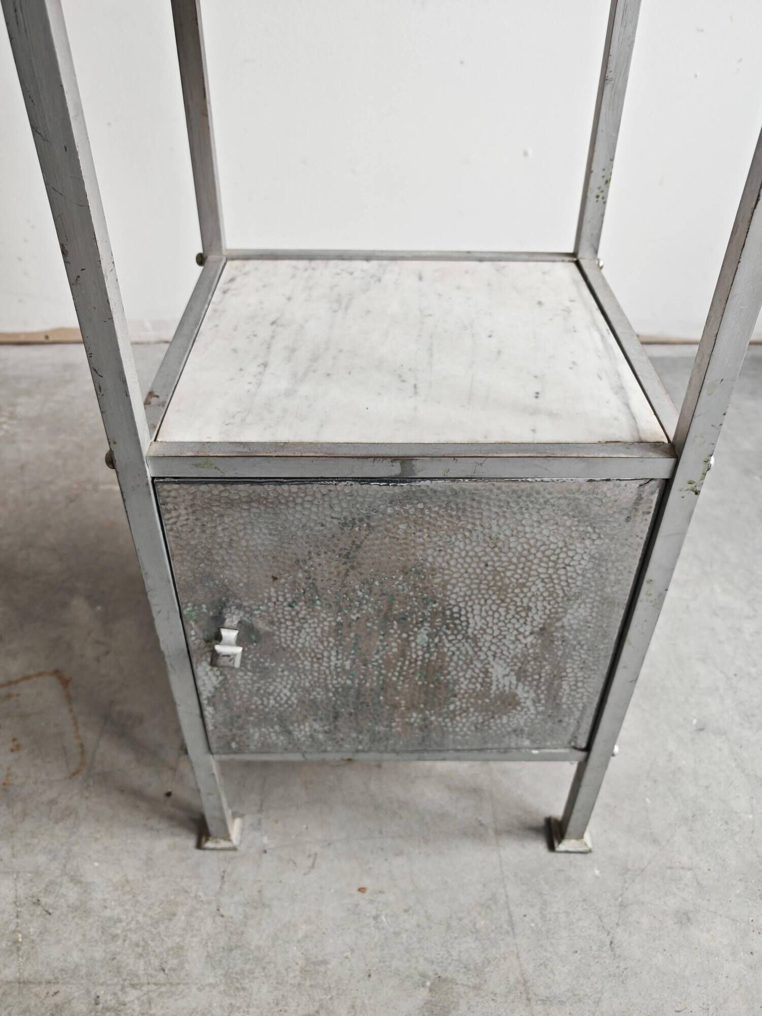Secessionist furniture in marble and nickel-plated brass