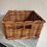 Square shape basket