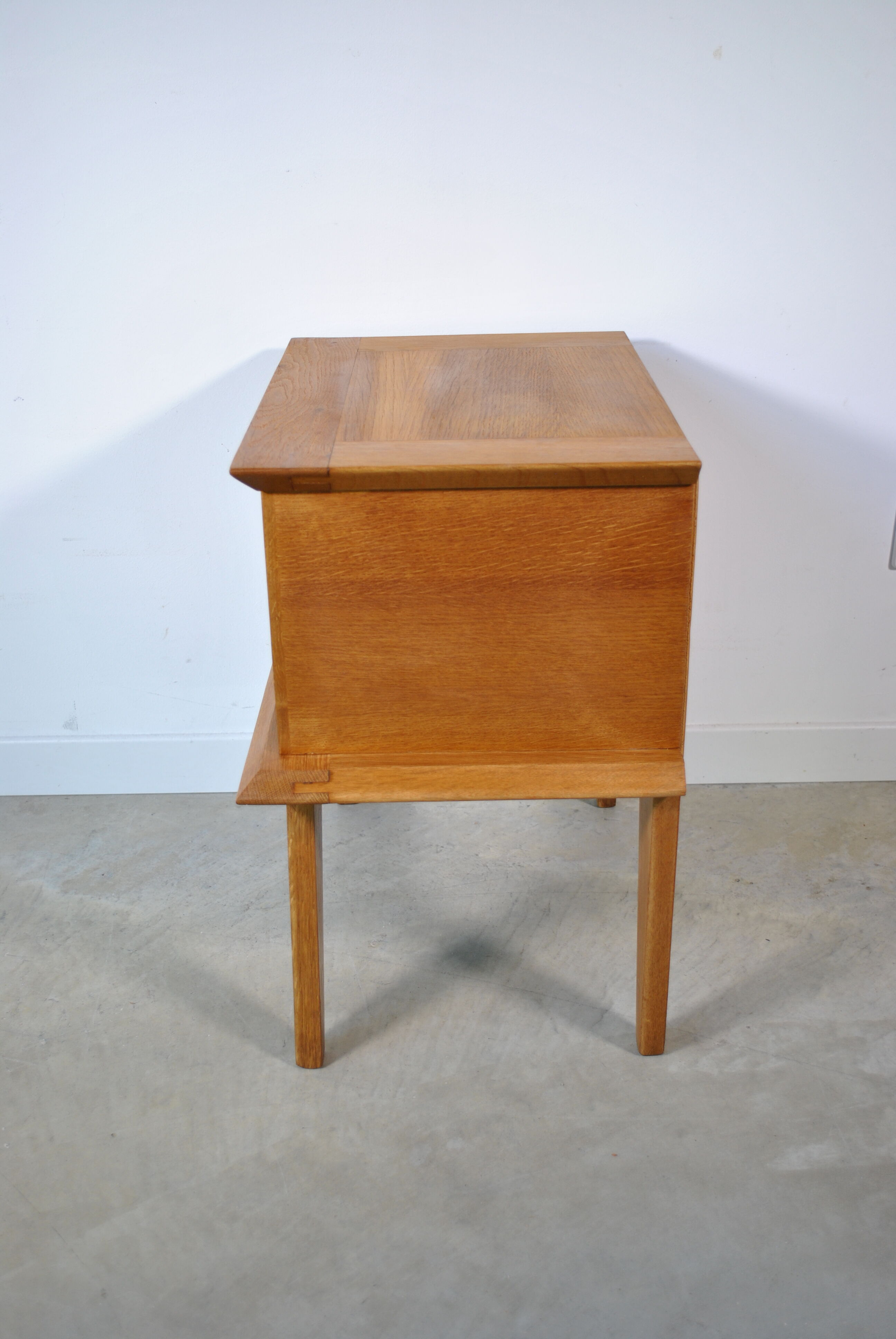 Bedside foot compass 1960