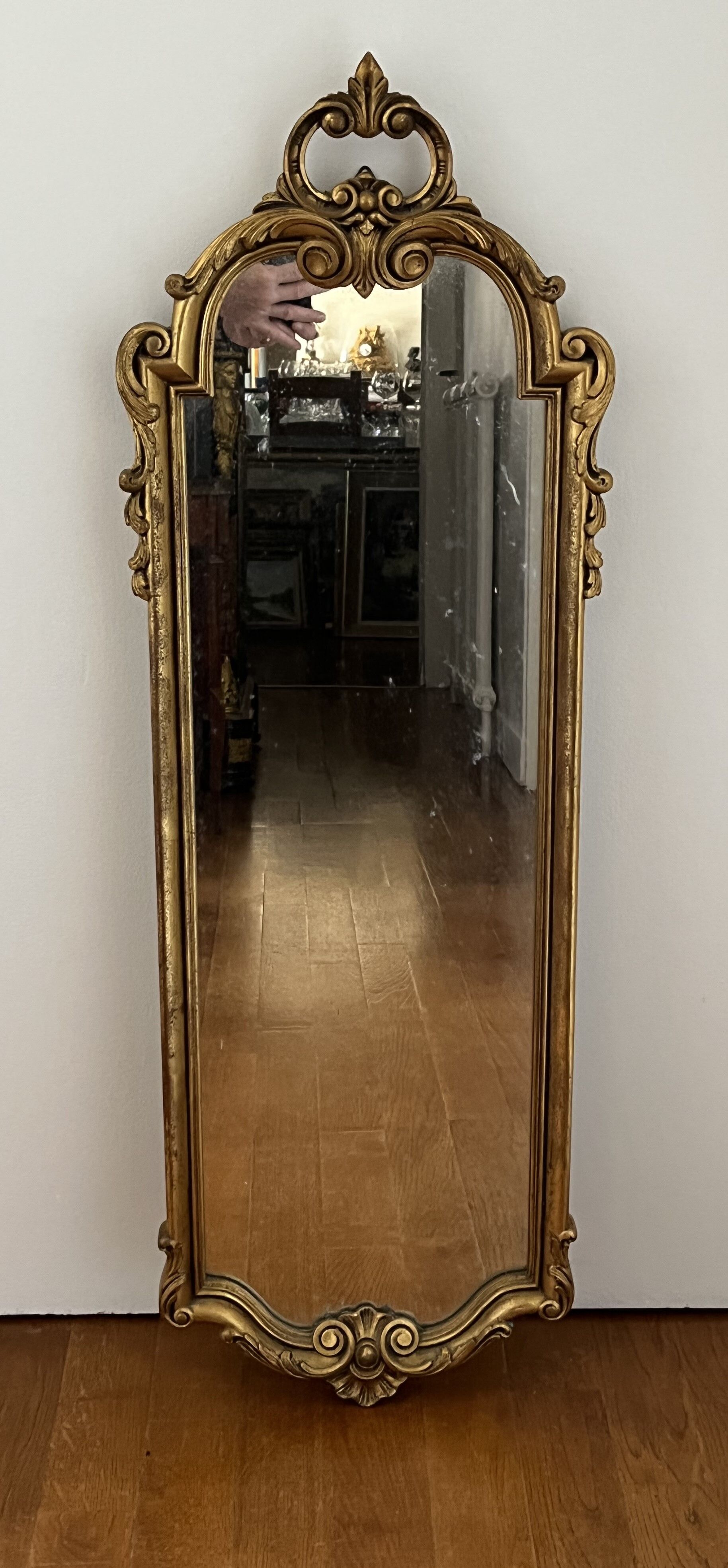 Miroir rocaille en résine dorée 98x34cm