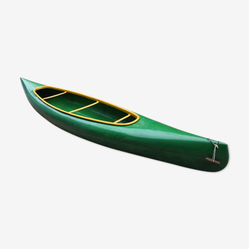 Canoe en fibre de verre