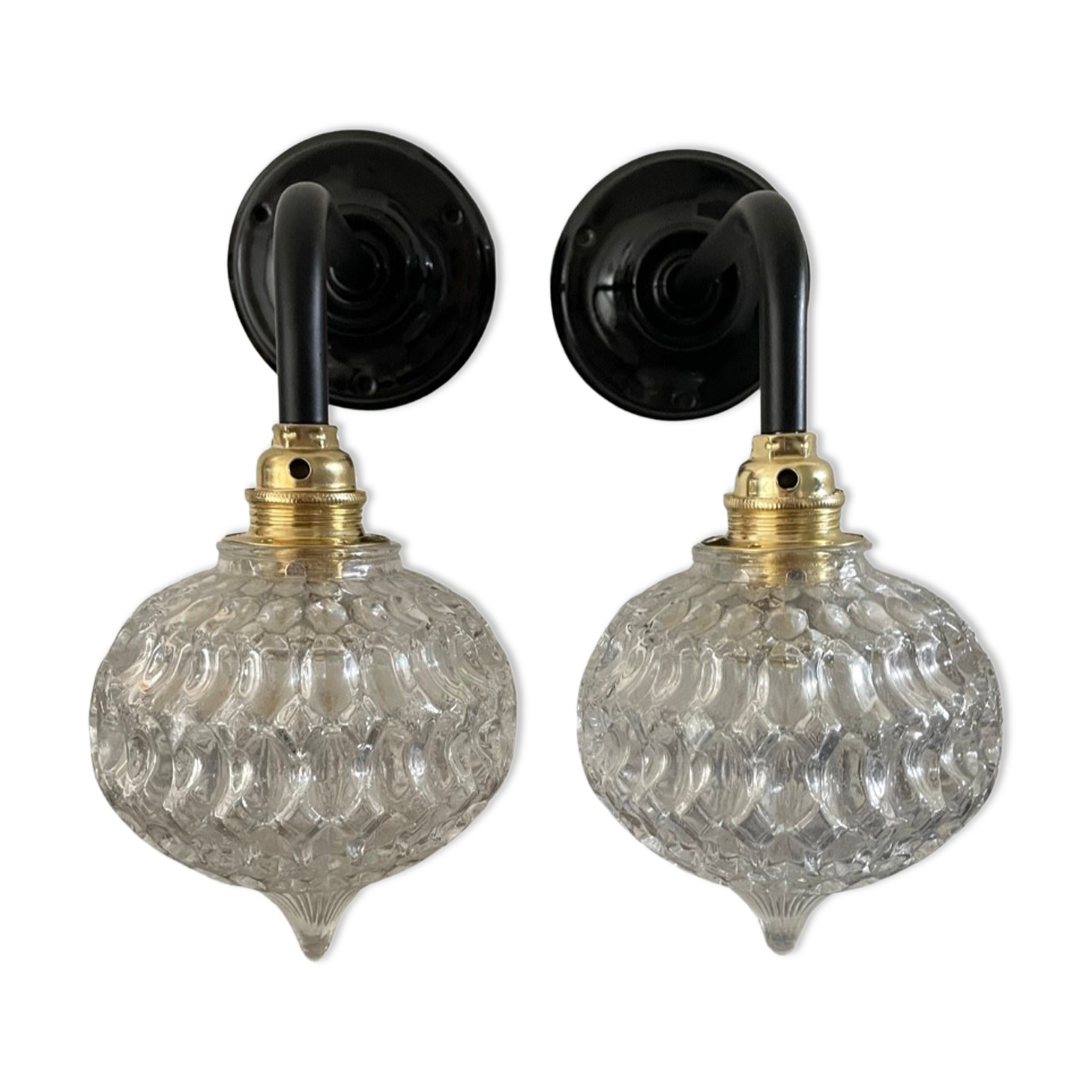 Paire d’appliques vintage en verre ciselé électrifiées à neuf