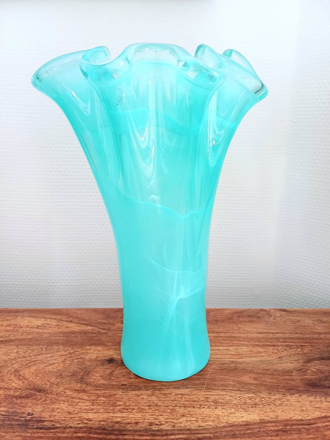 Light aqua murano glass vase