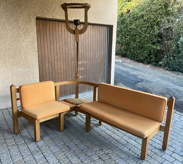 Banquette d'angle et lampadaire incorporé guillerme et chambron