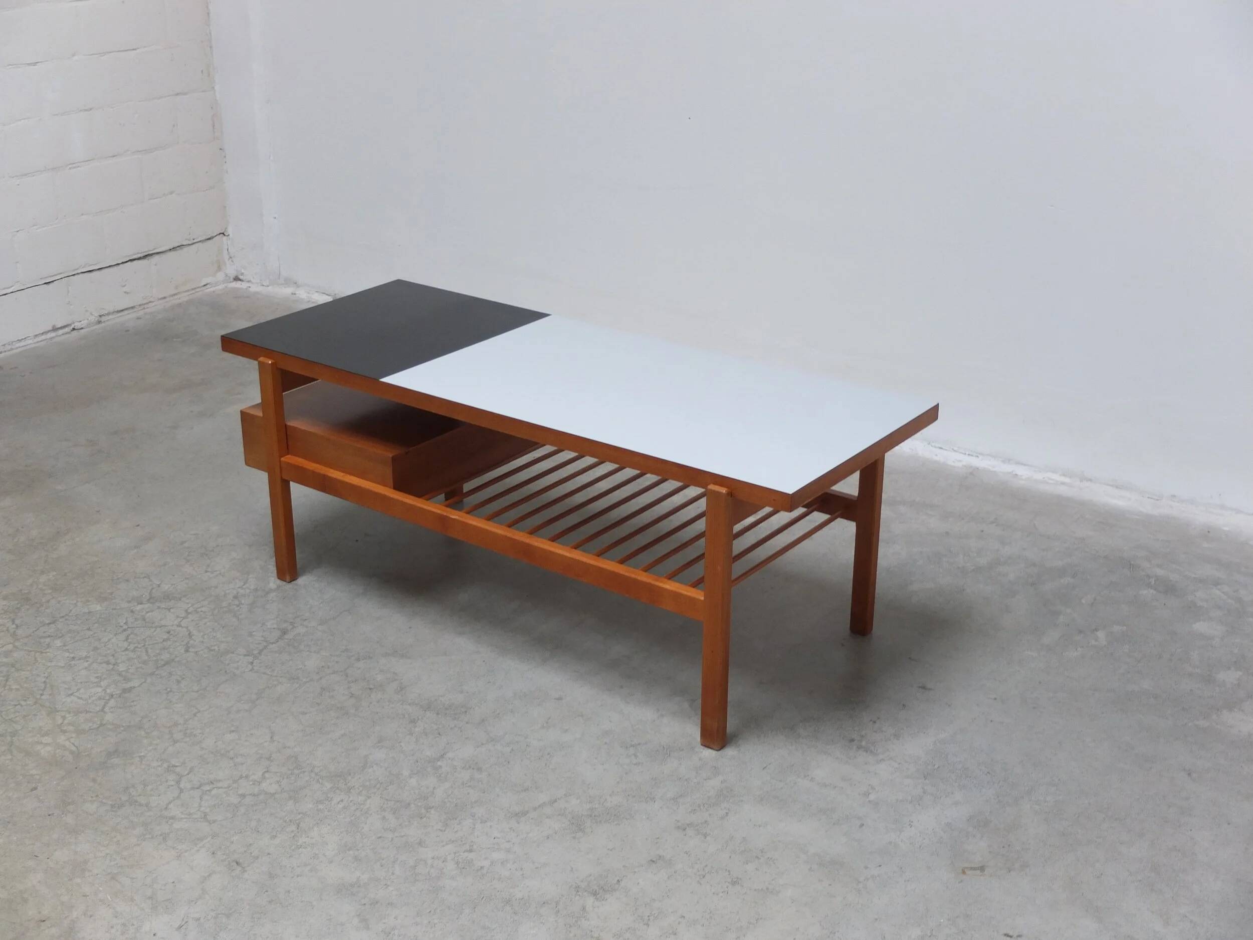 Table basse double face rare par Jos De Mey pour Van Den Berghe-Pauvers, années 1960.