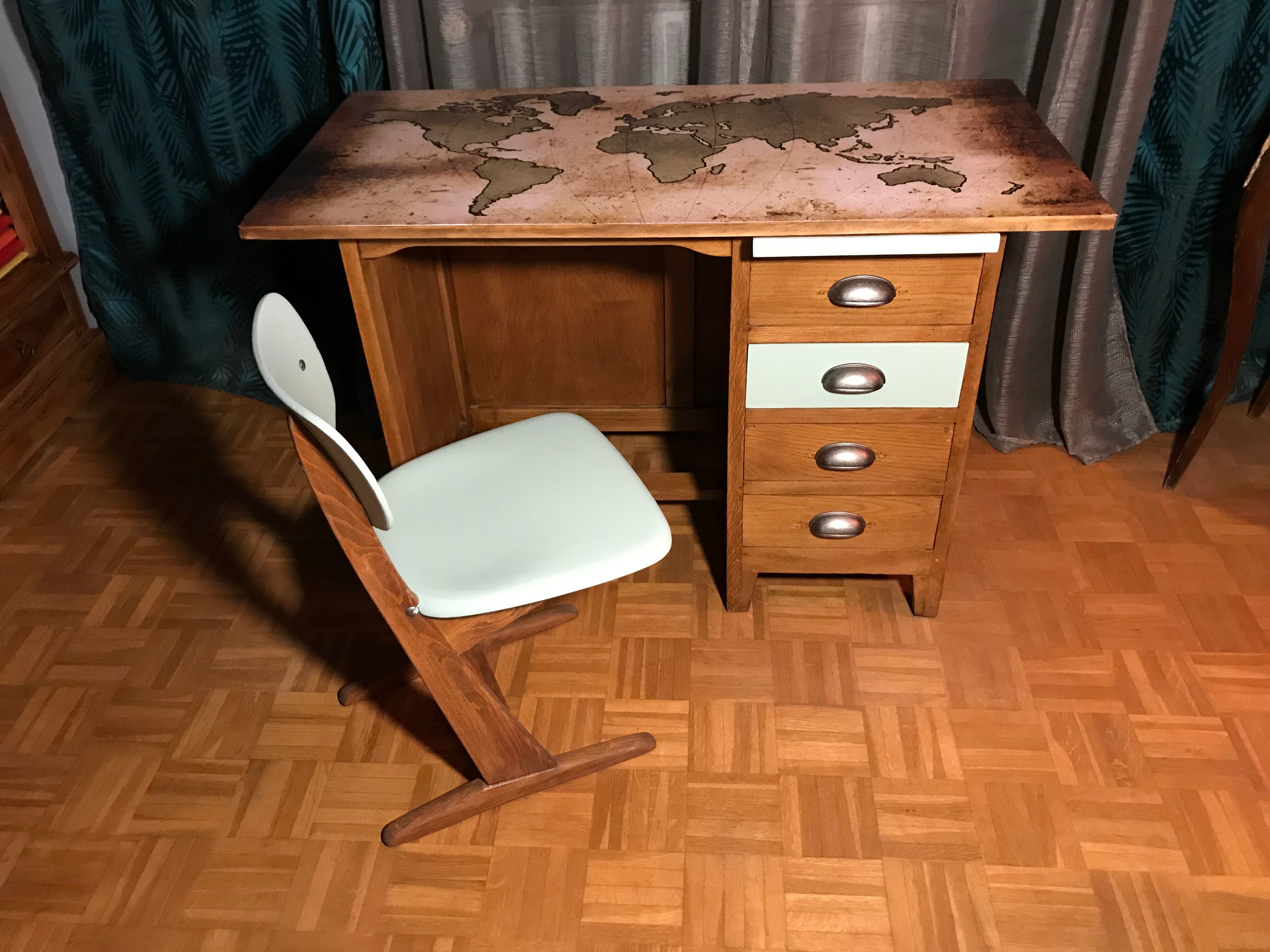 Children's desk and 60' wooden chair restyled