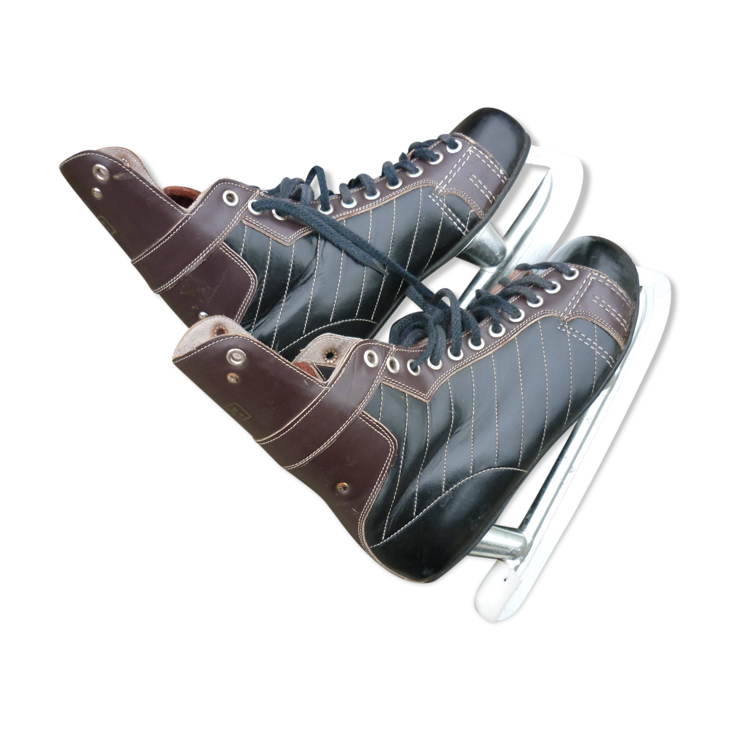 Old Lutra ice hockey skates