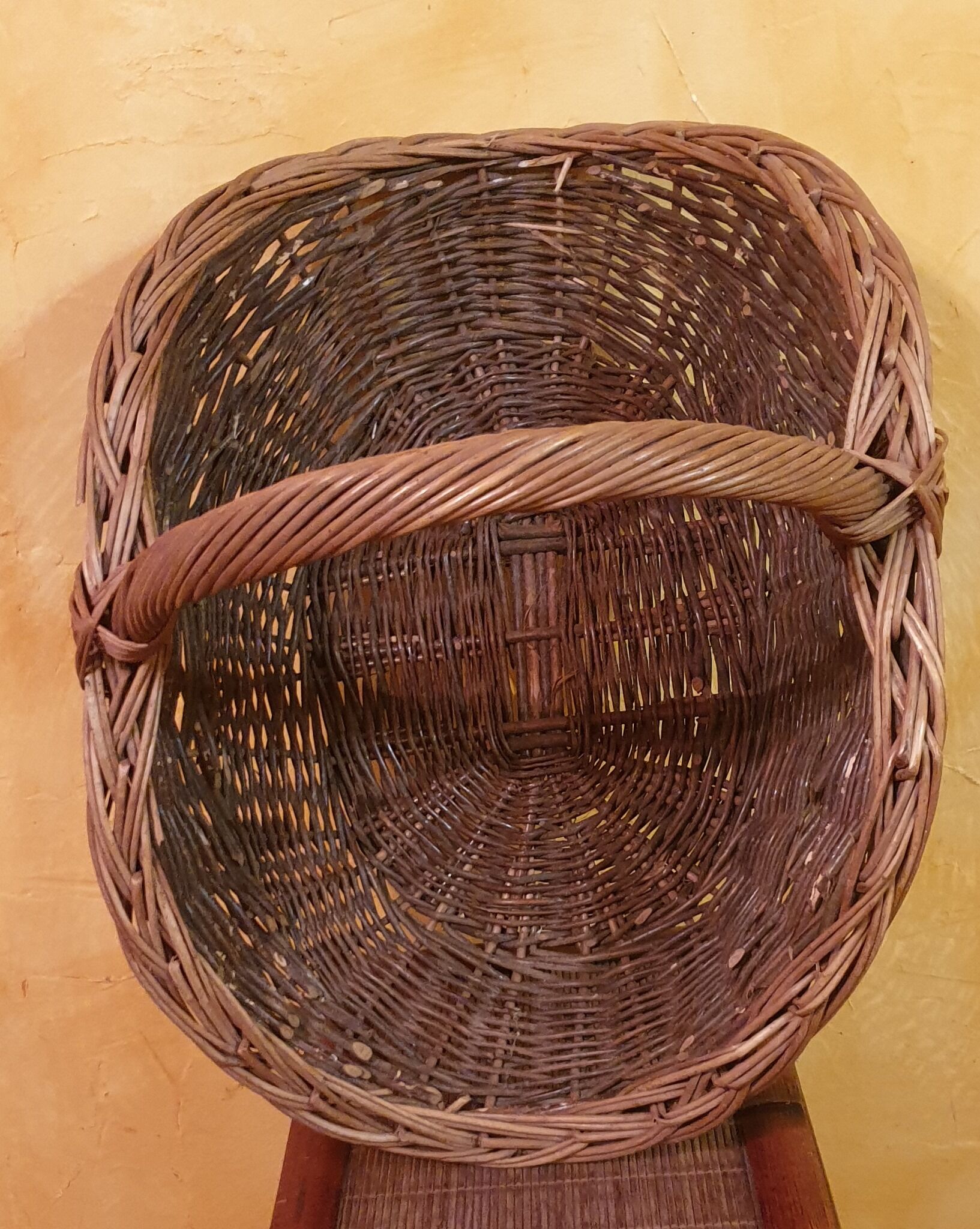 Wicker log basket