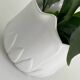 Cache pot en forme de tulipe porcelaine blanc vintage