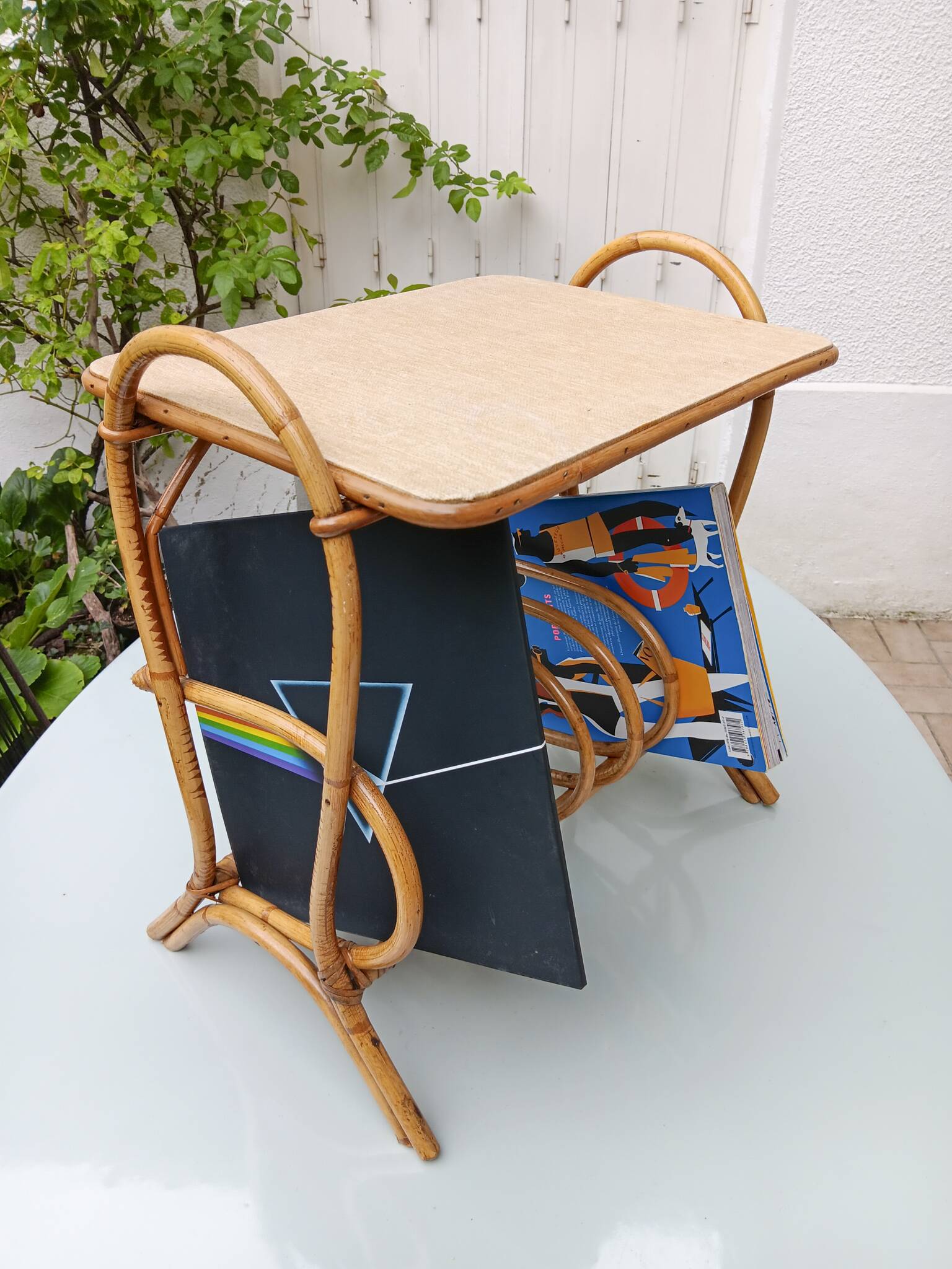 Rattan side table, magazine rack or record rack. Vintage 60s.
