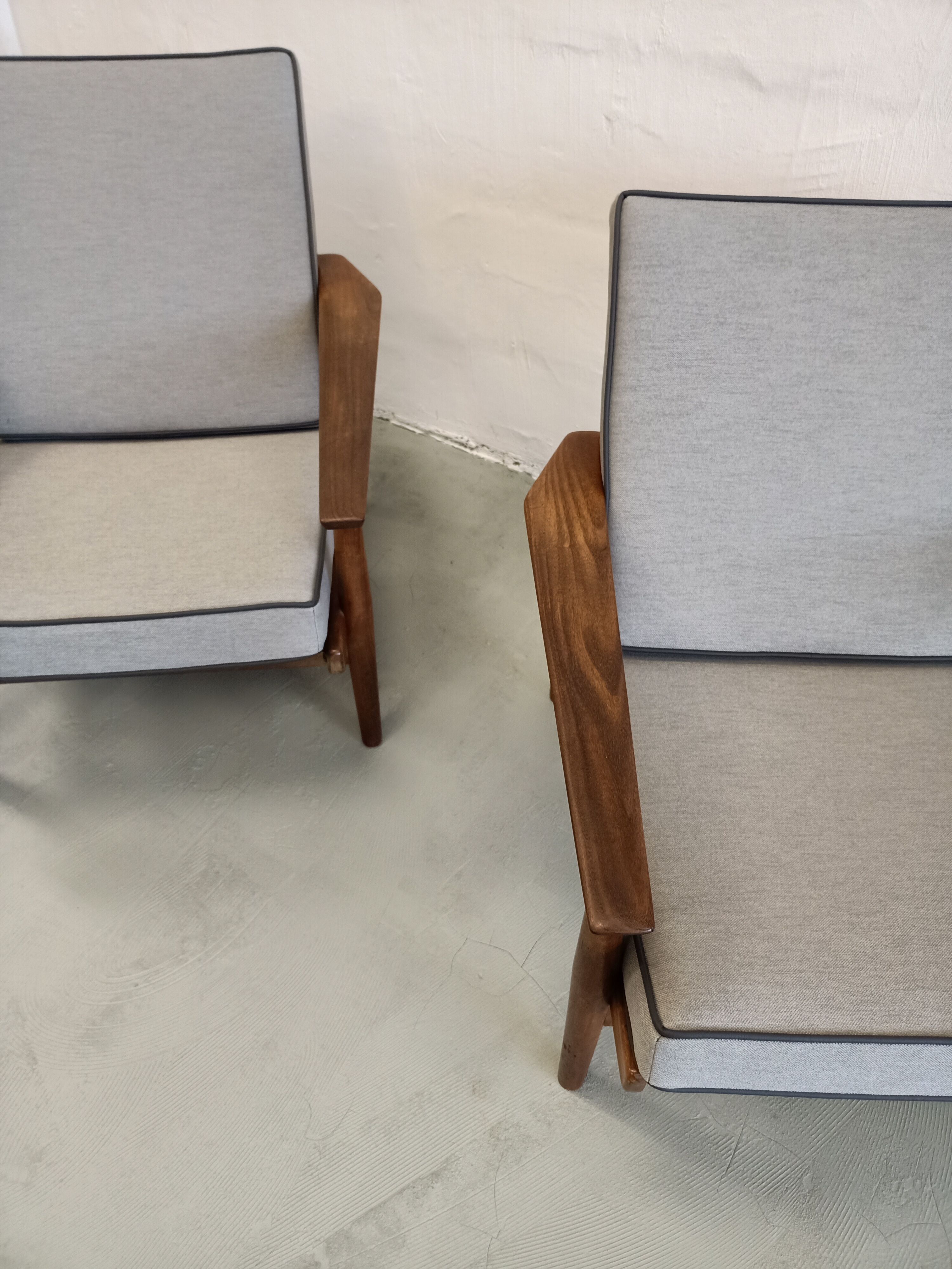 Paire de fauteuils en teck des années 1960, design hollandais