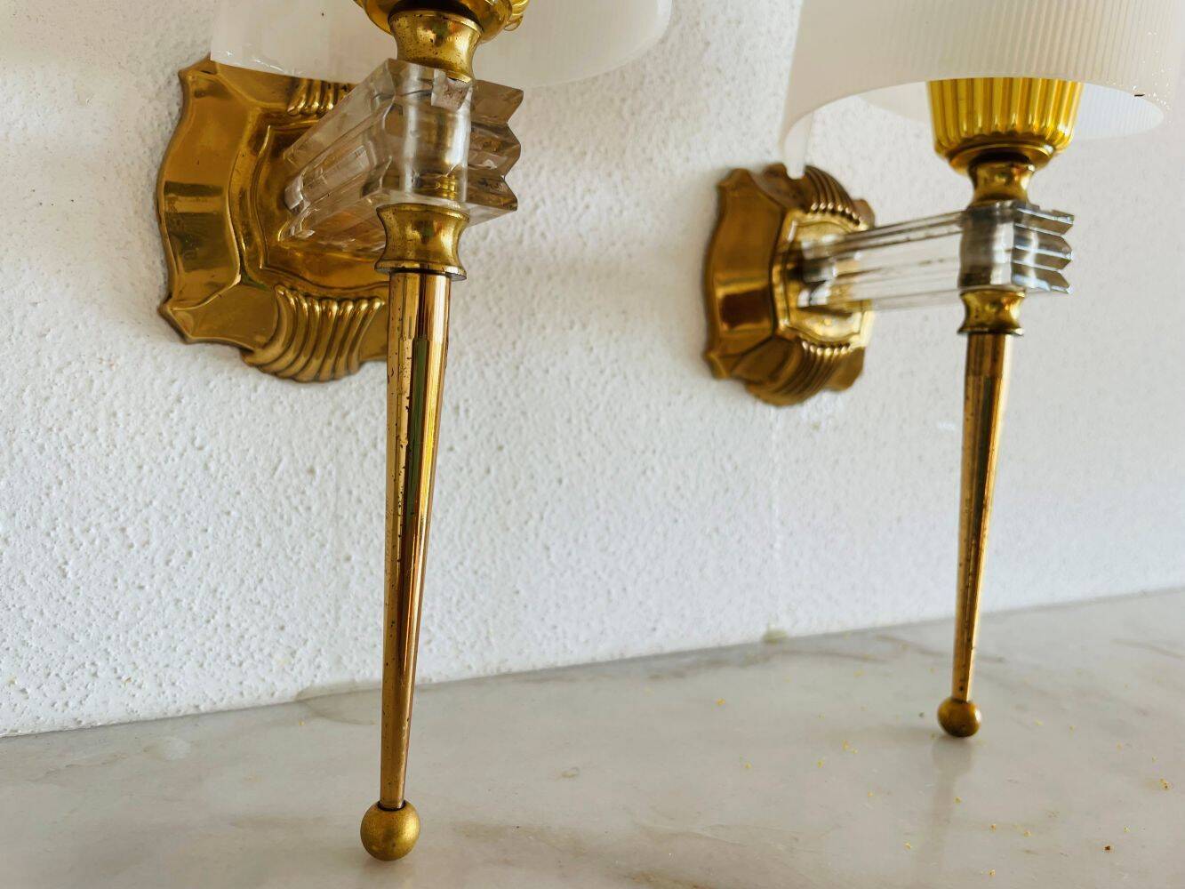 Paire d'appliques en laiton et acrylique, France 1960