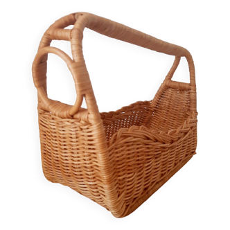 Wicker pouring basket