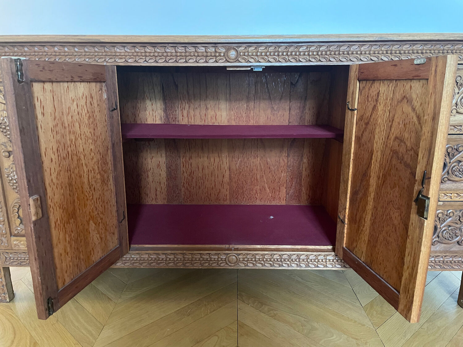 Buffet sculpté à la main, Pérou, bois intégral