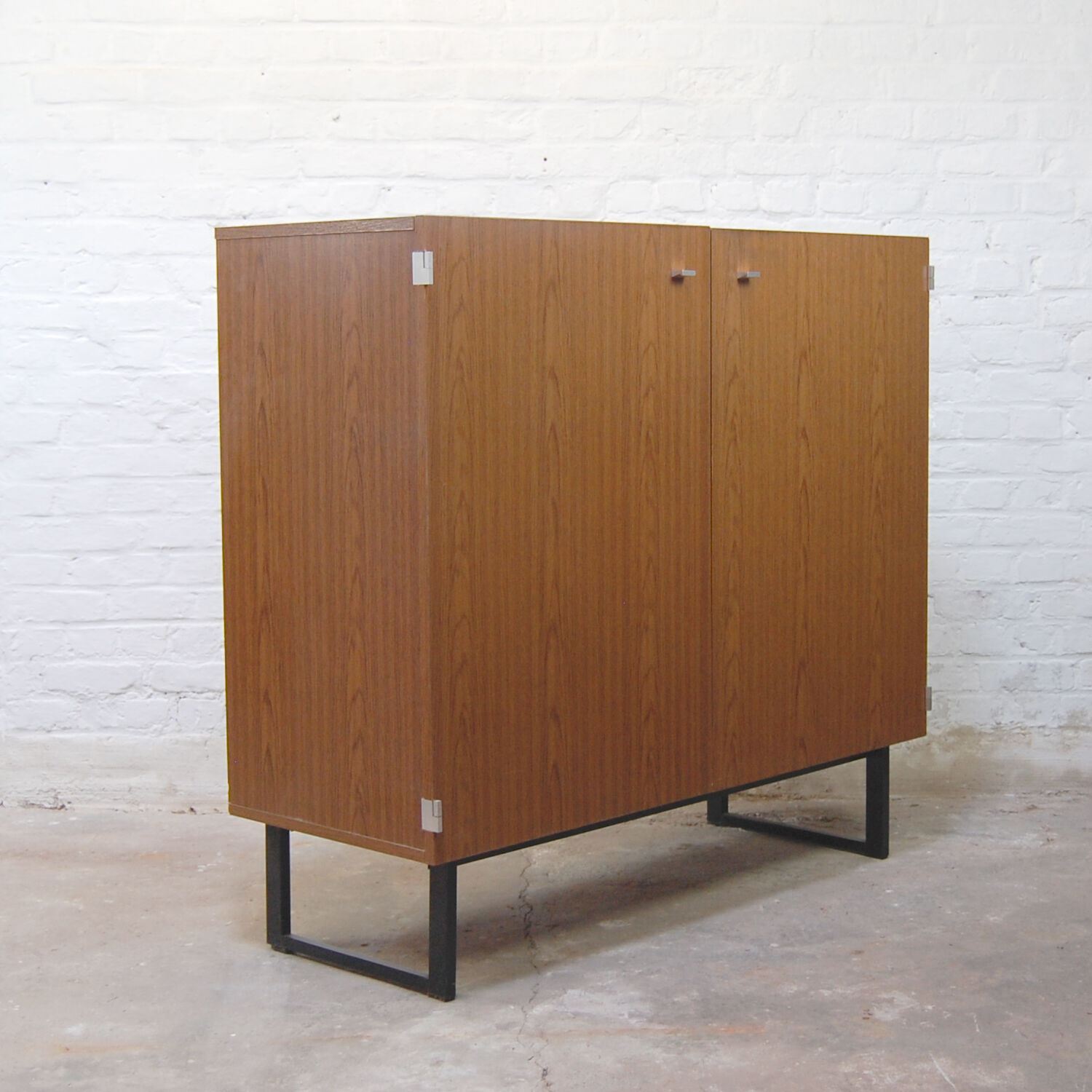 Storage cabinet "1290" by Pierre Guariche for Meurop, 1960s