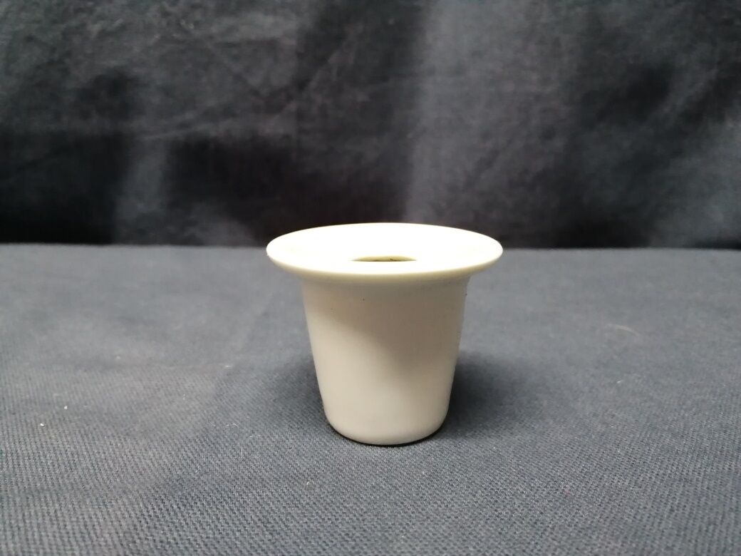 Ink in white porcelain deco old schoolboy desk