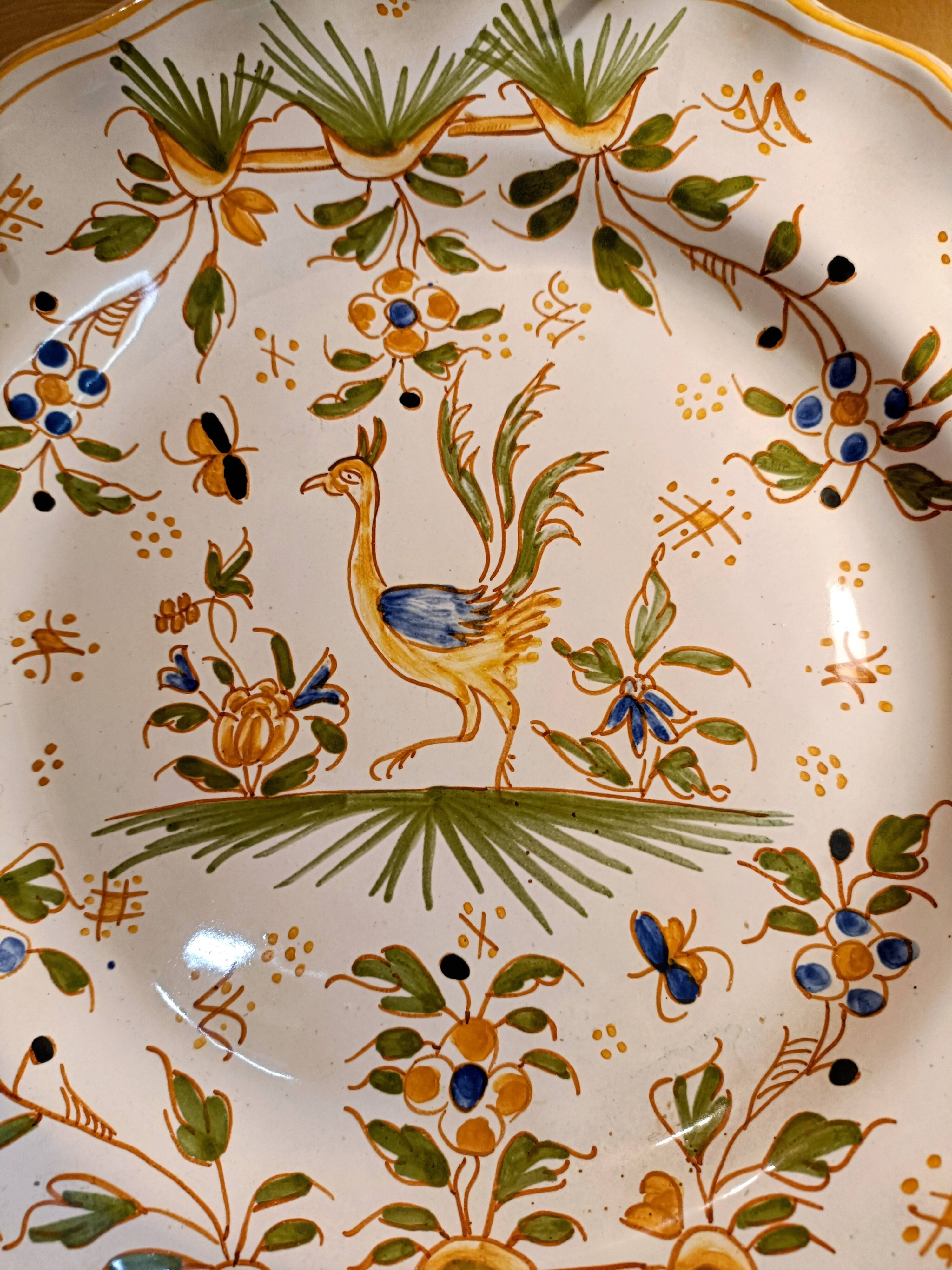 Assiette ancienne faïence de Moustiers décor oiseau fait main