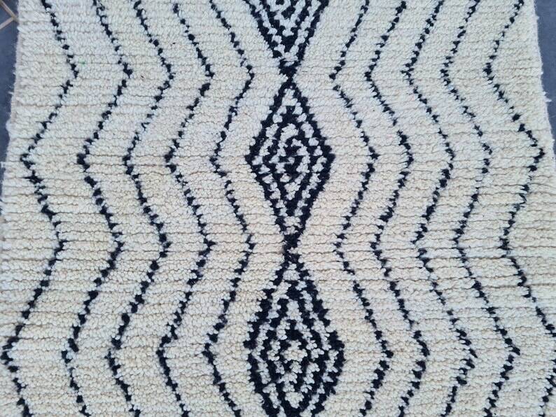 Authentic traditional Berber wool rug size 200/300 cm