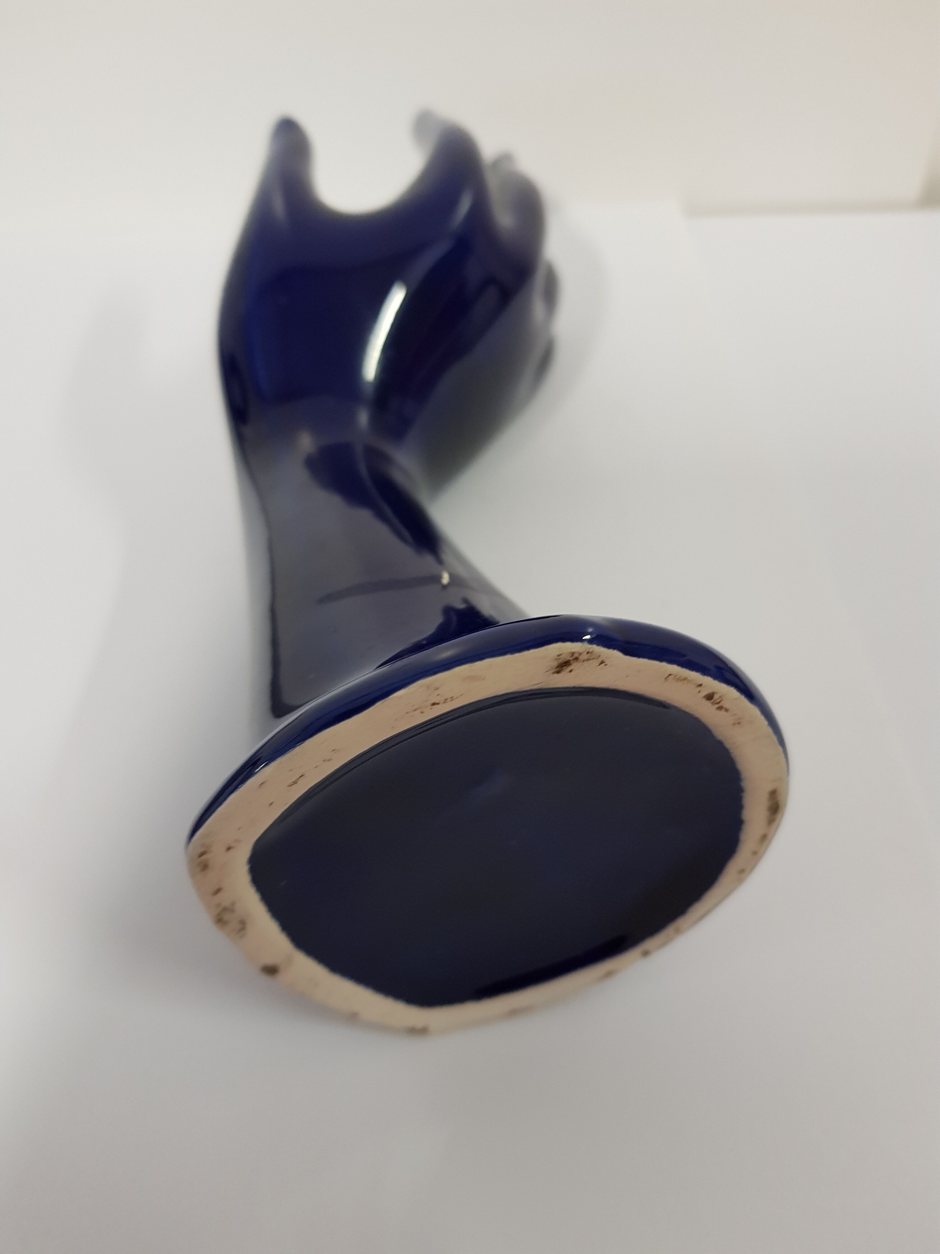 Hand baguier in navy blue faience