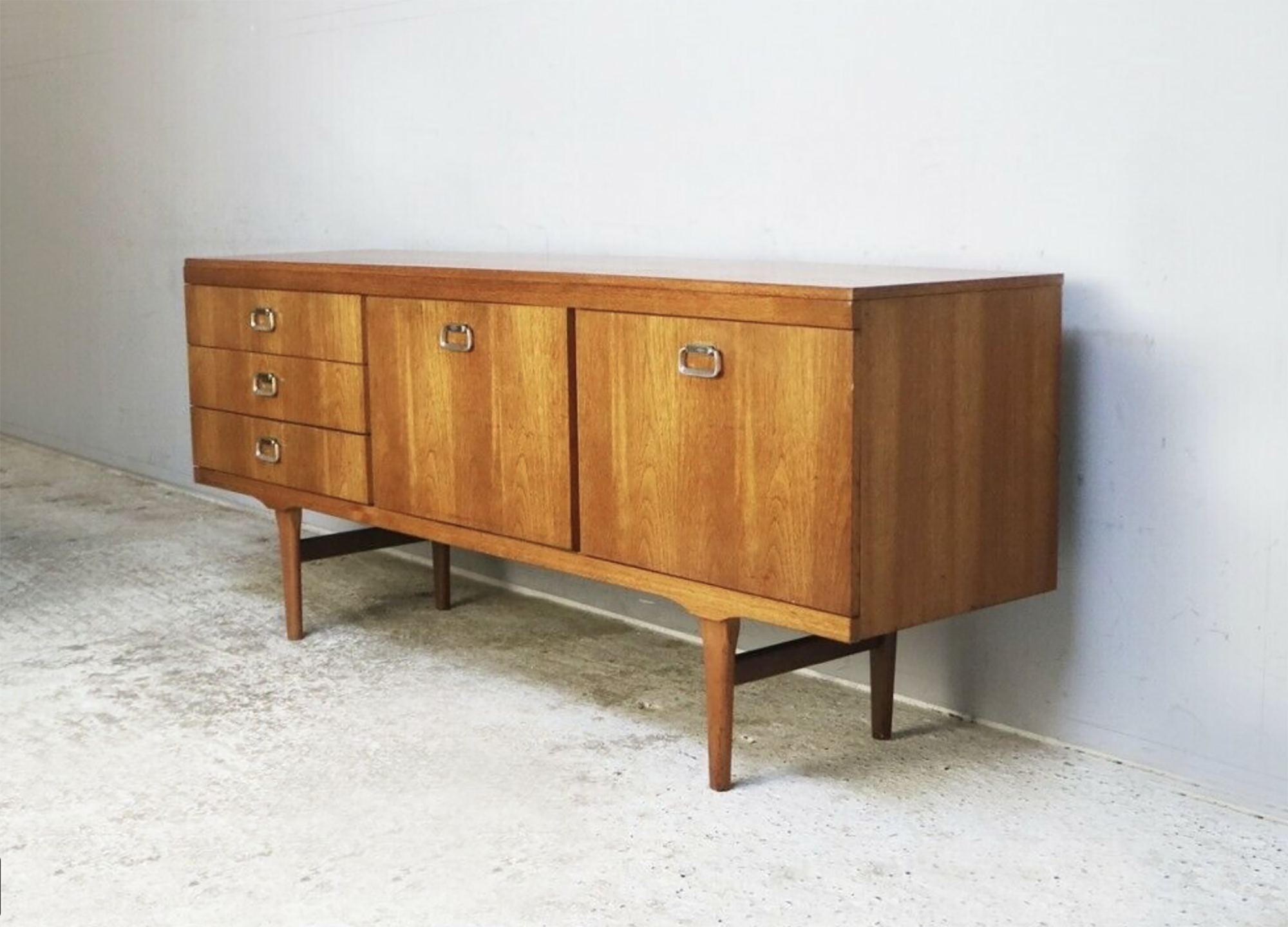 Enfilade du milieu du siècle des années 1970 par Elliots of Newbury