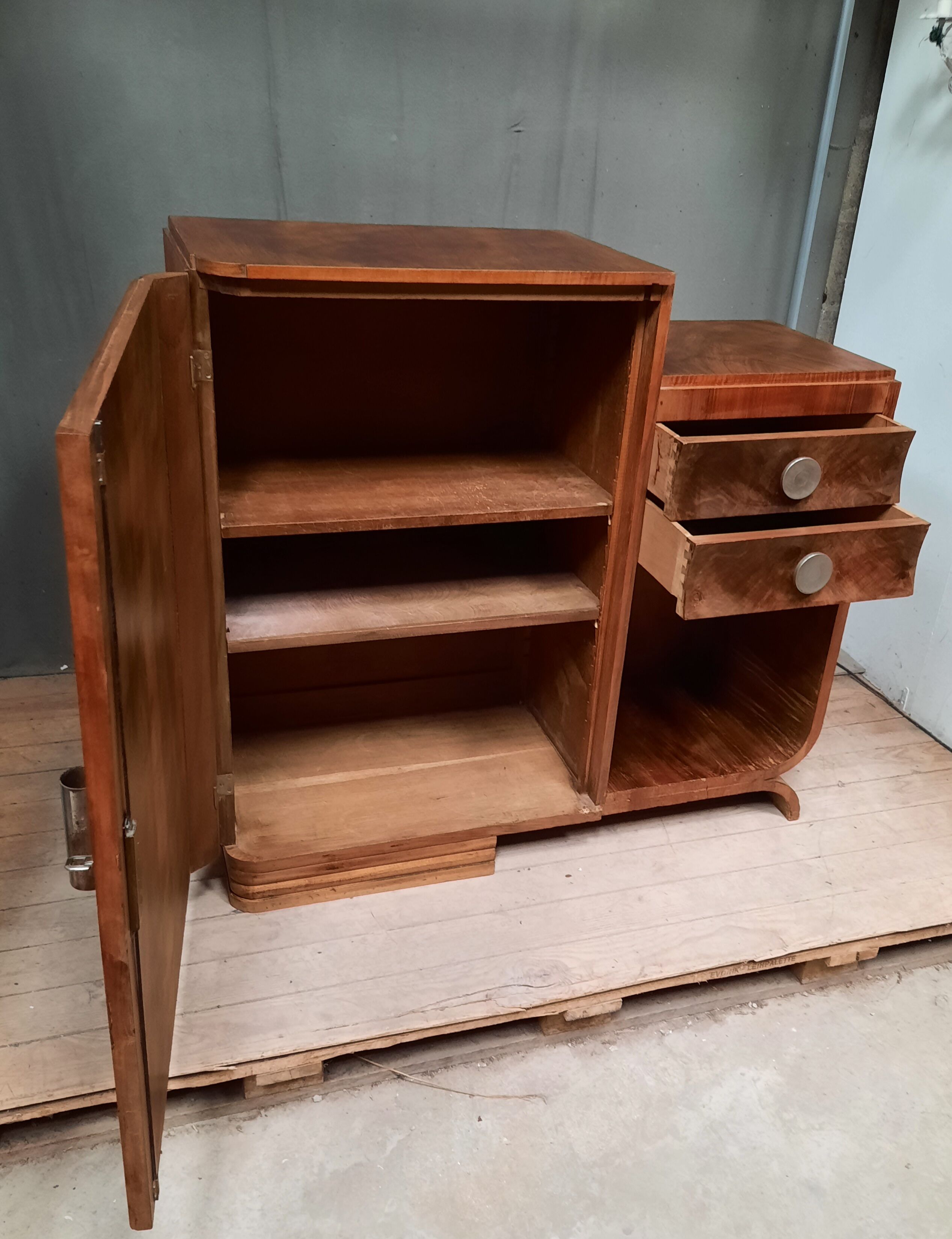 Art deco storage unit