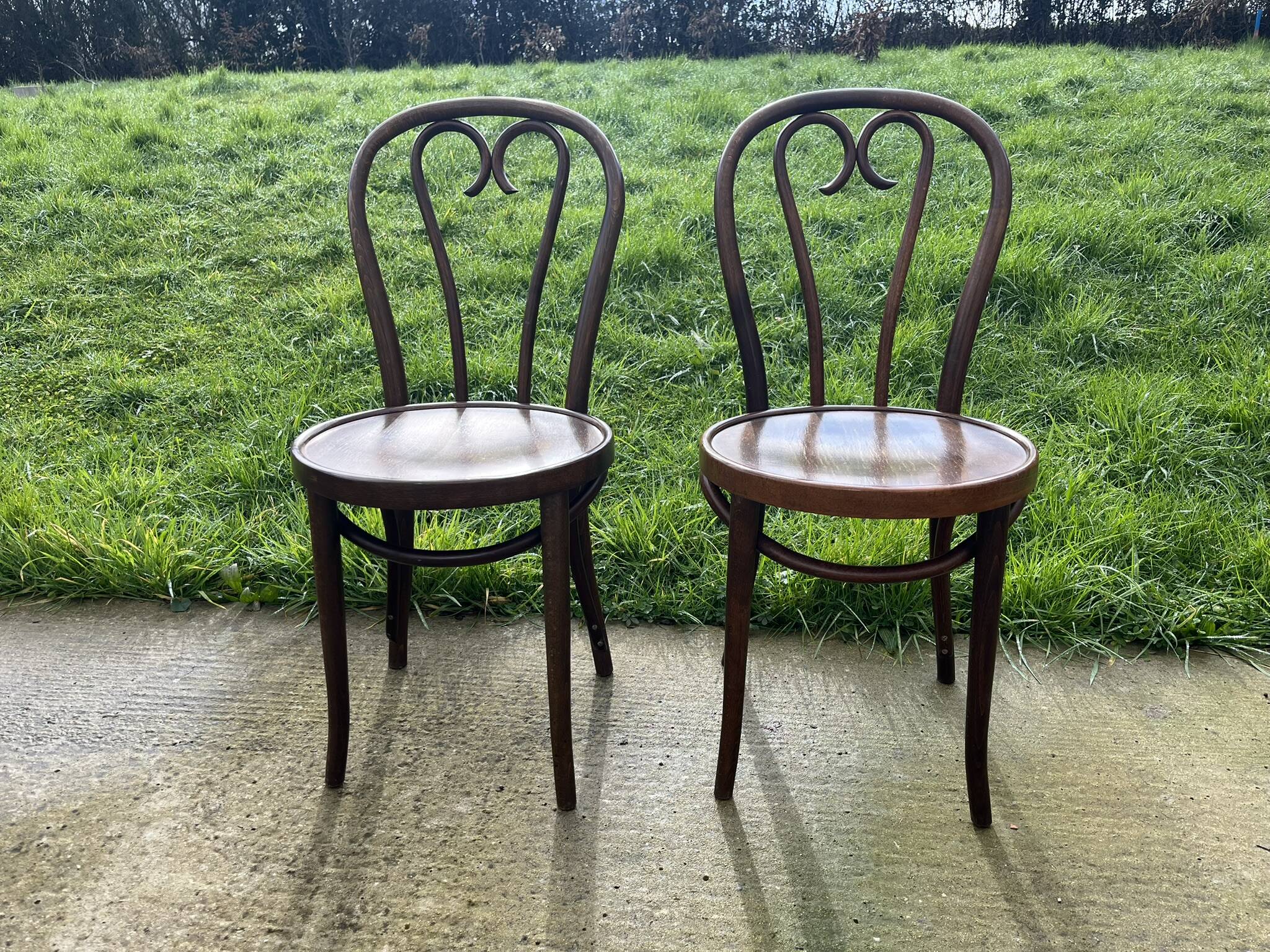 Paire de chaise bistrot en bois courbé Thonet