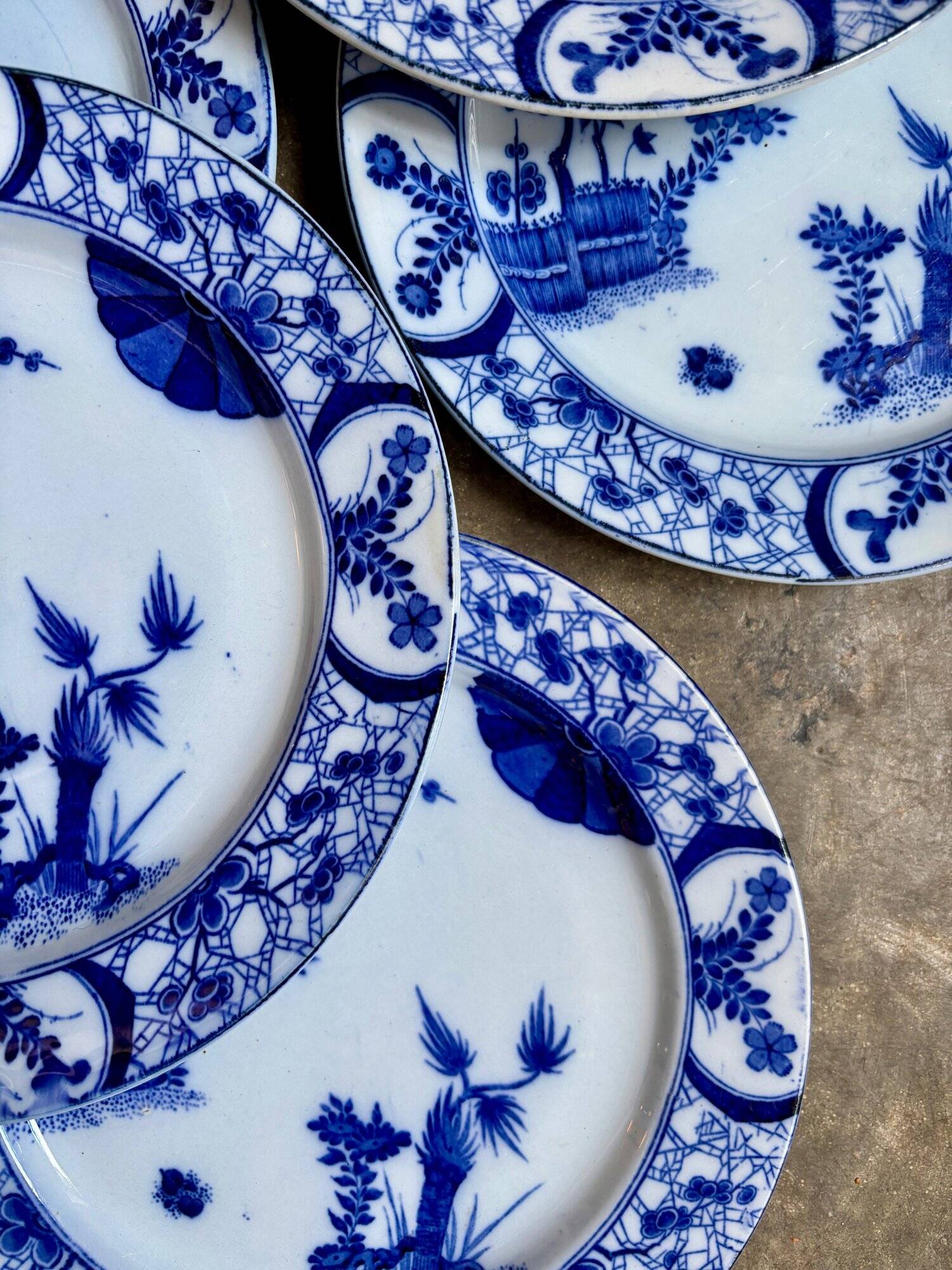 6 Creil and Montereau flat plates in blue earthenware, "Japan" service circa 1895