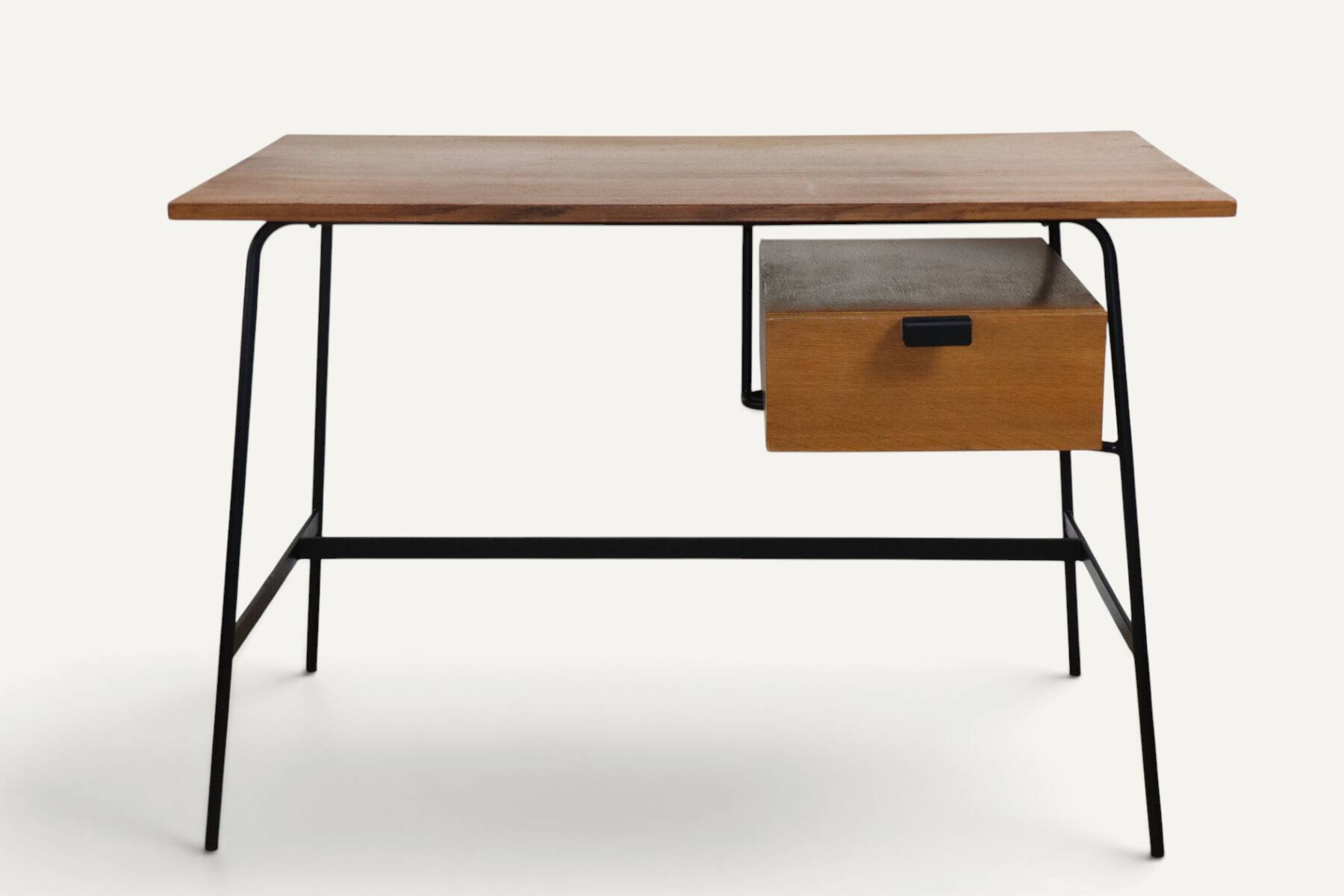 Bureau CM178 Pierre Paulin pour Thonet en chêne et métal noir – Années 1950