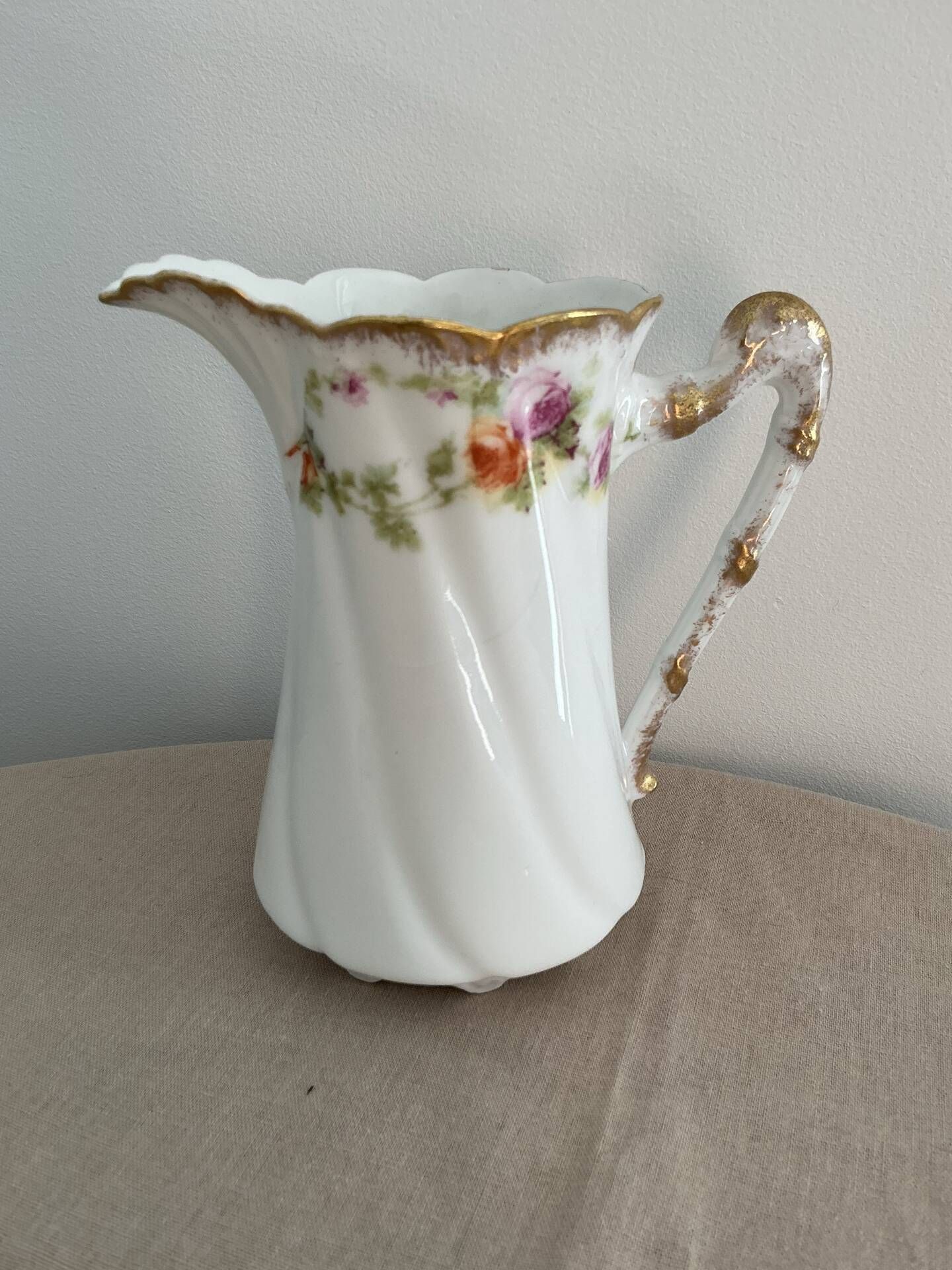 Limoges porcelain jug decorated with roses – Art Nouveau 1900-1920
