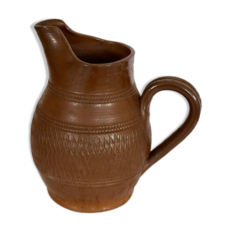 Berry stoneware pitcher