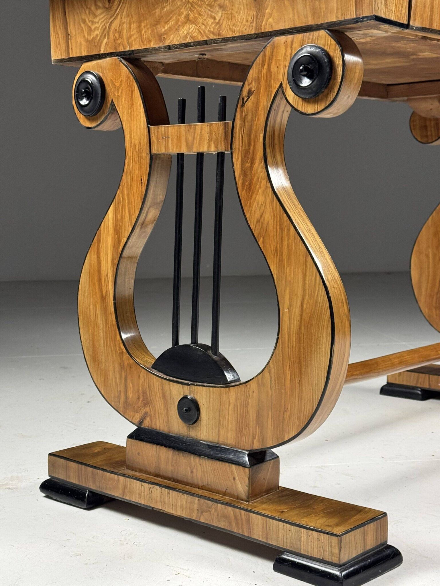 Bureau Biedermeier, table de centre