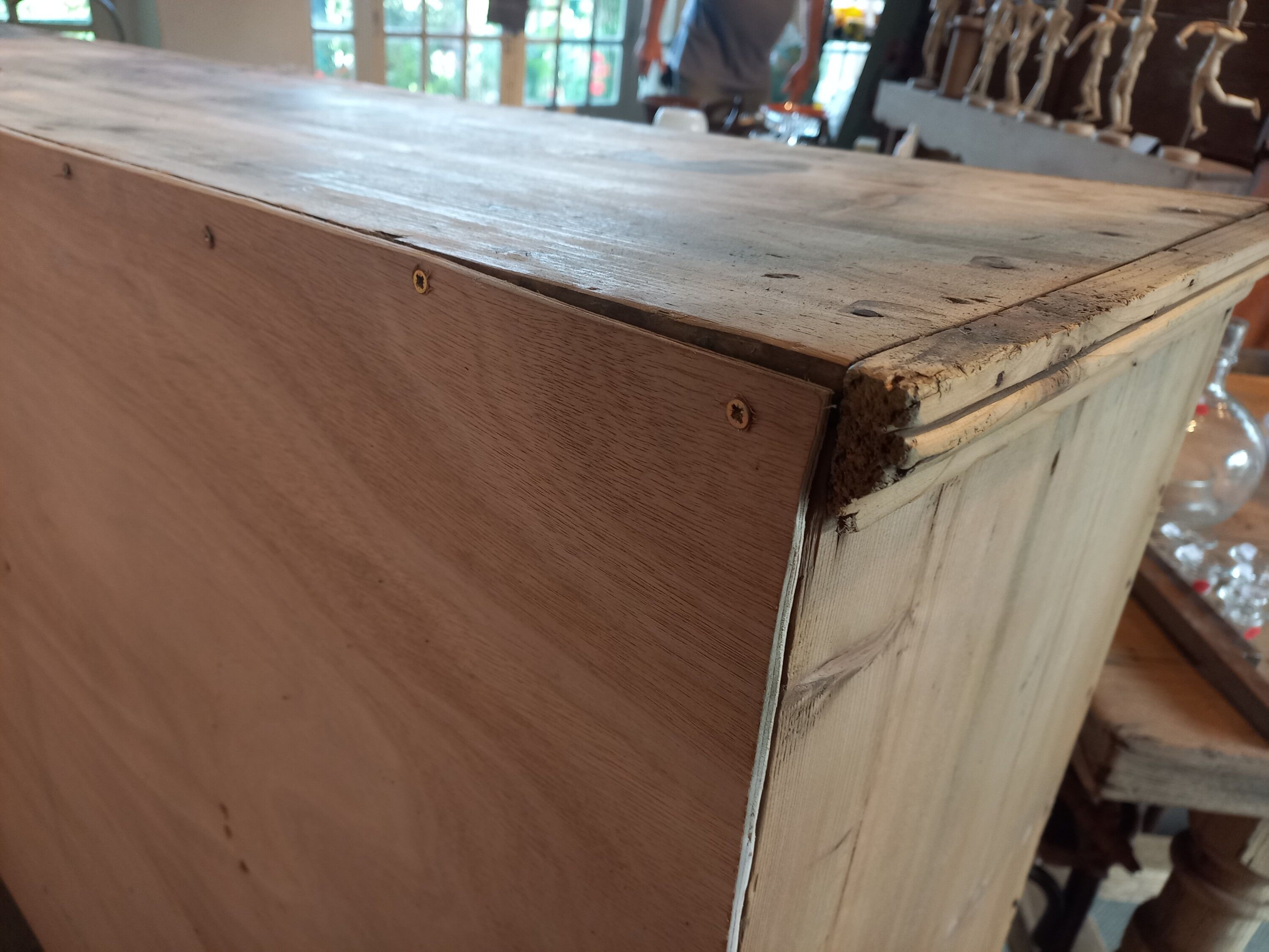 Trade cabinet with drawers