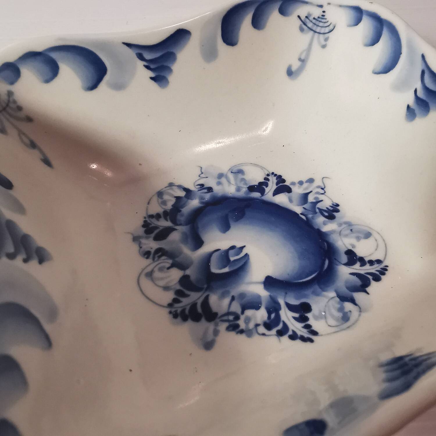 Gzhel tradition for this empty pocket / cup made ~ in Russia near Moscow. signed