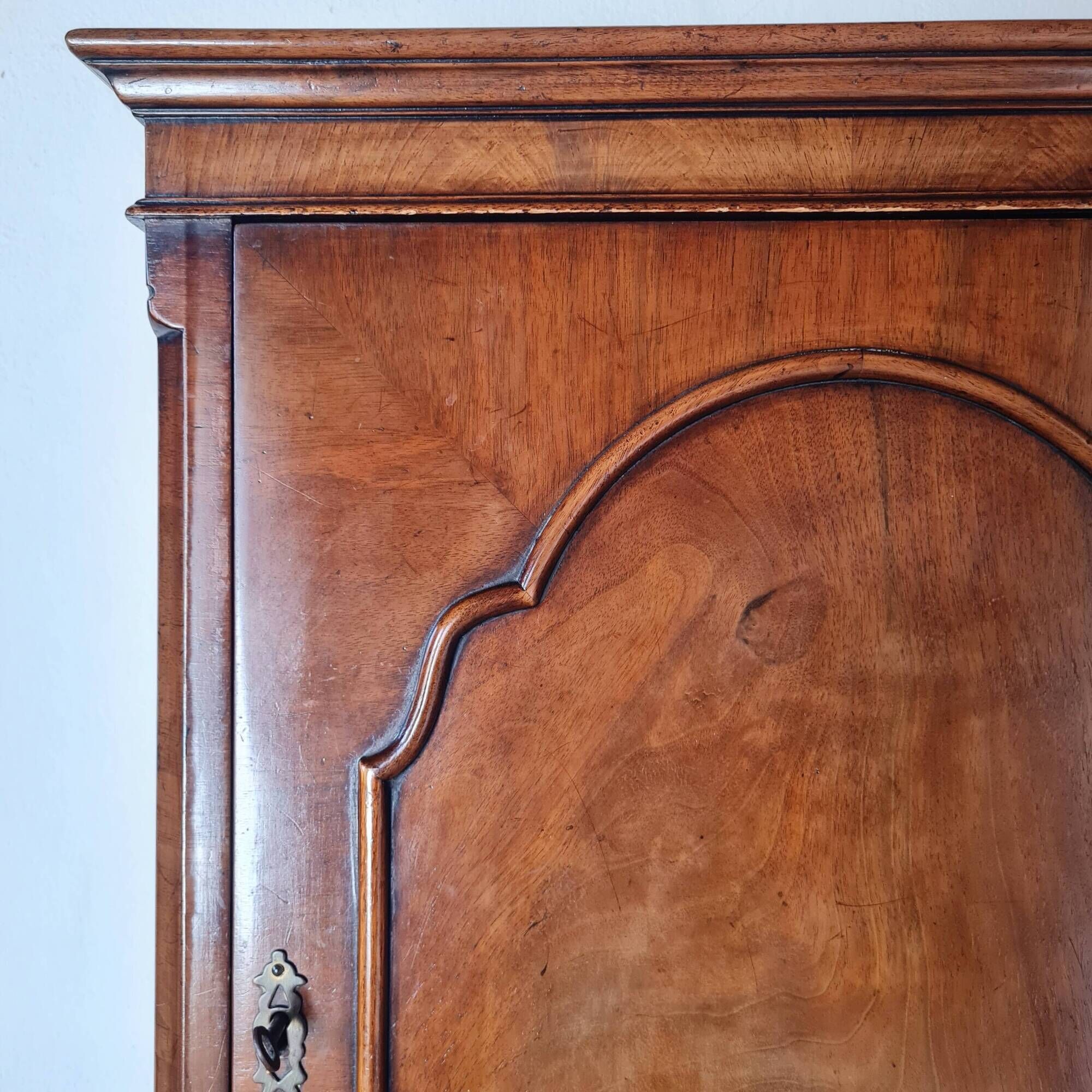 Walnut wardrobe 1930 - English storage furniture