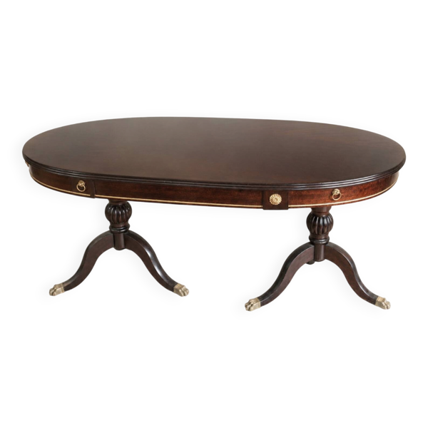 Table ovale extensible en acajou verni, pattes de lion et détails doré