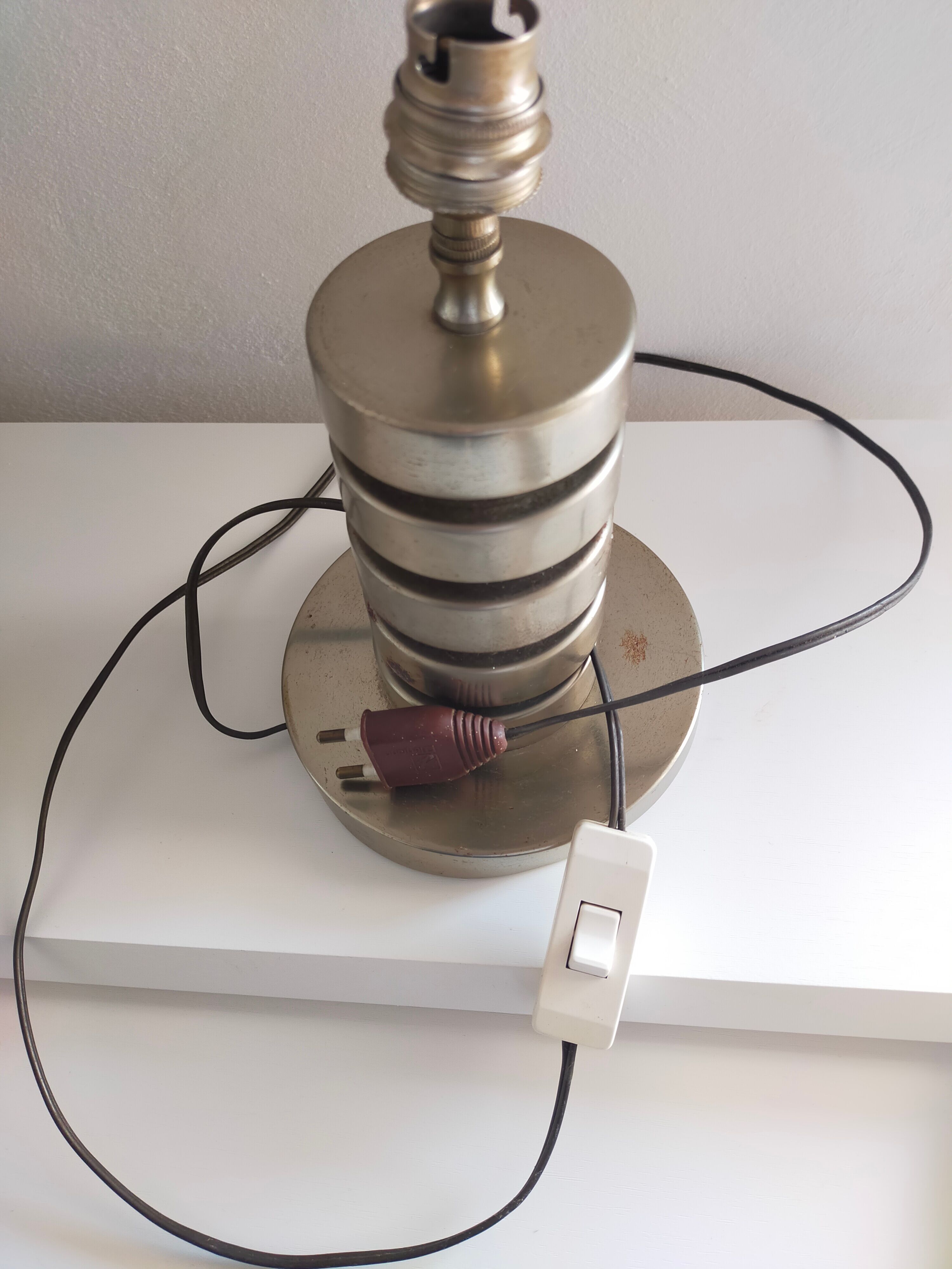 Vintage metal chrome spiral lamp foot