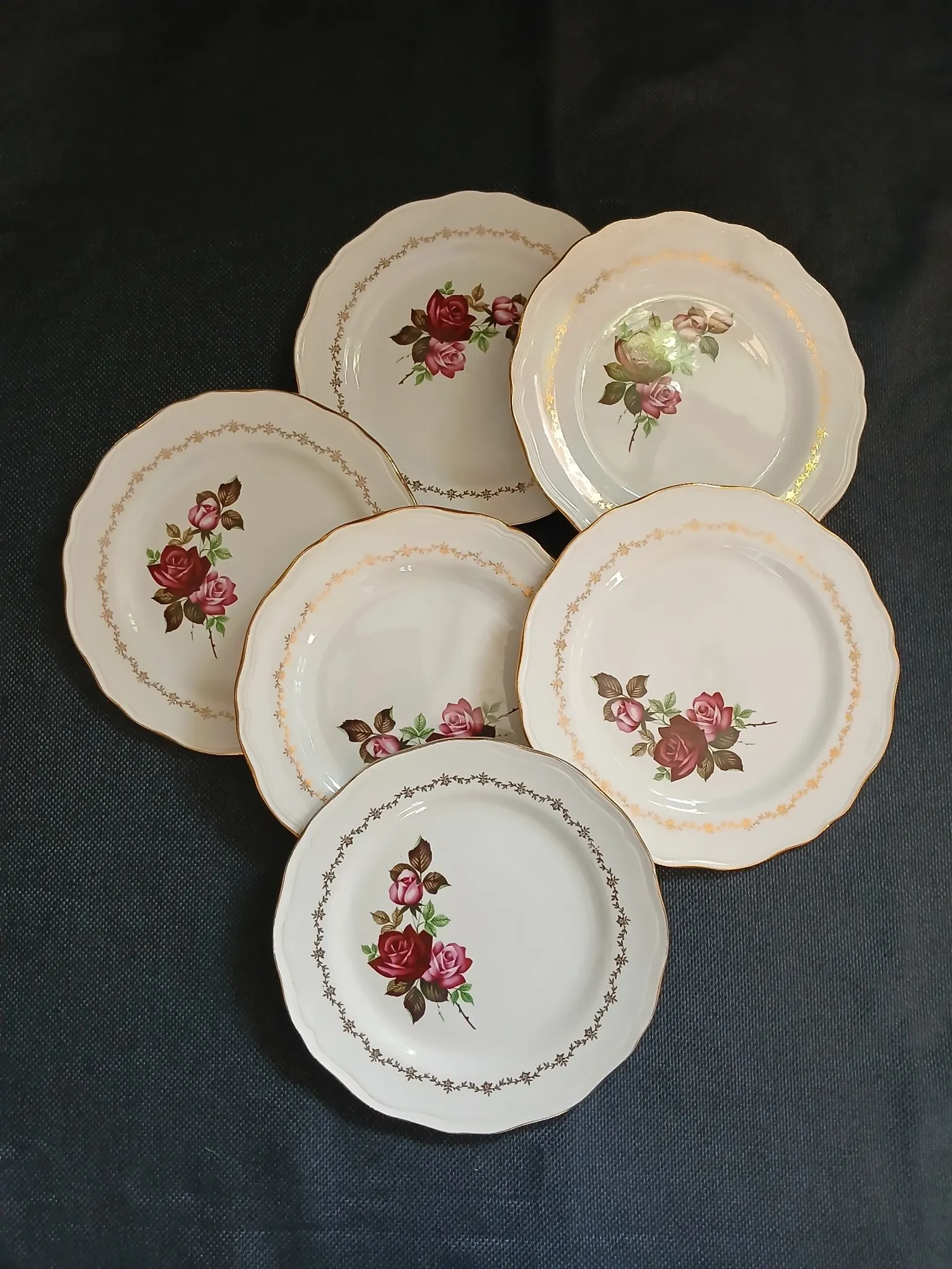 6 antique flat plates in porcelain